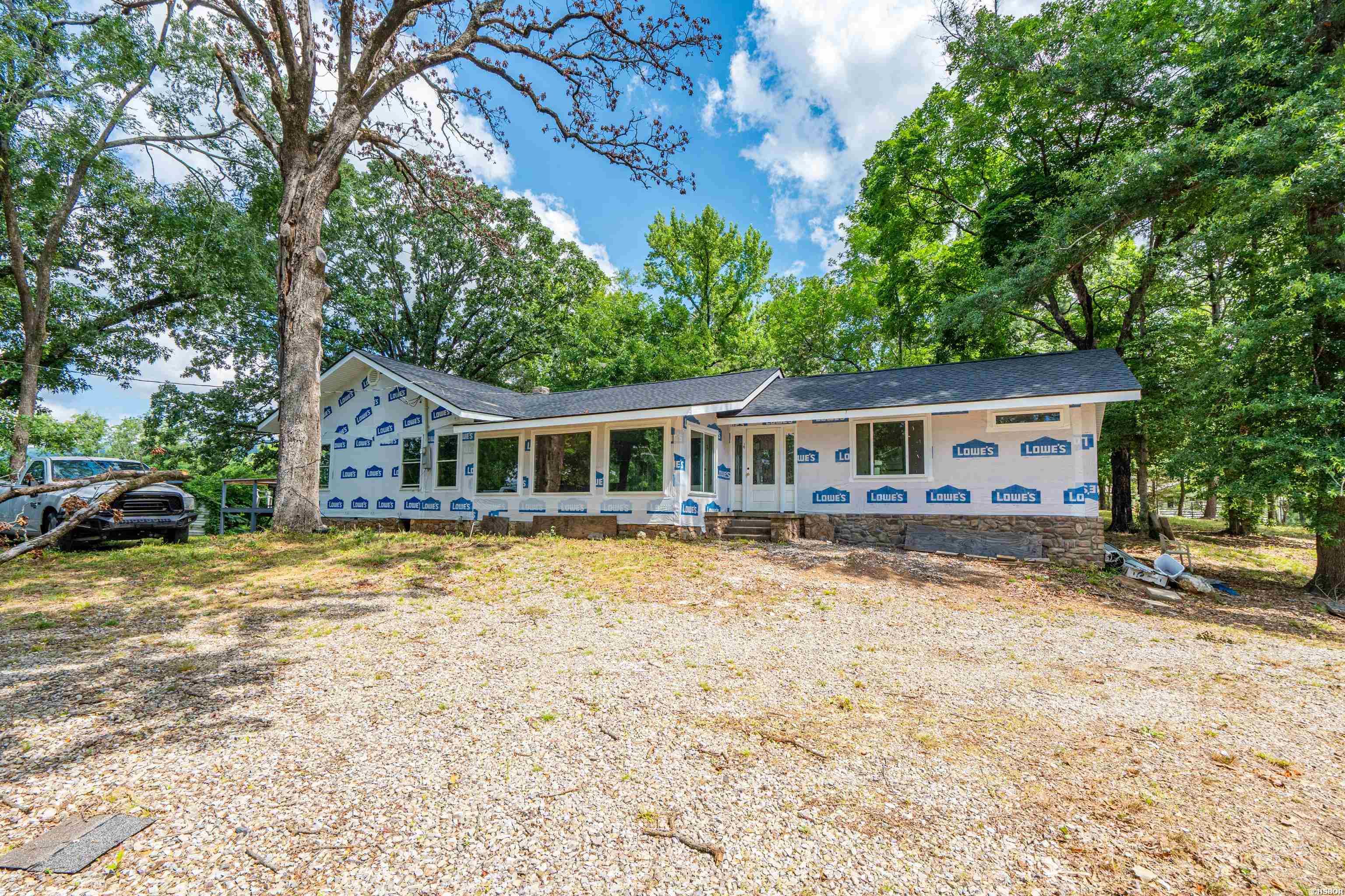 209 Avery Street Property Photo 3
