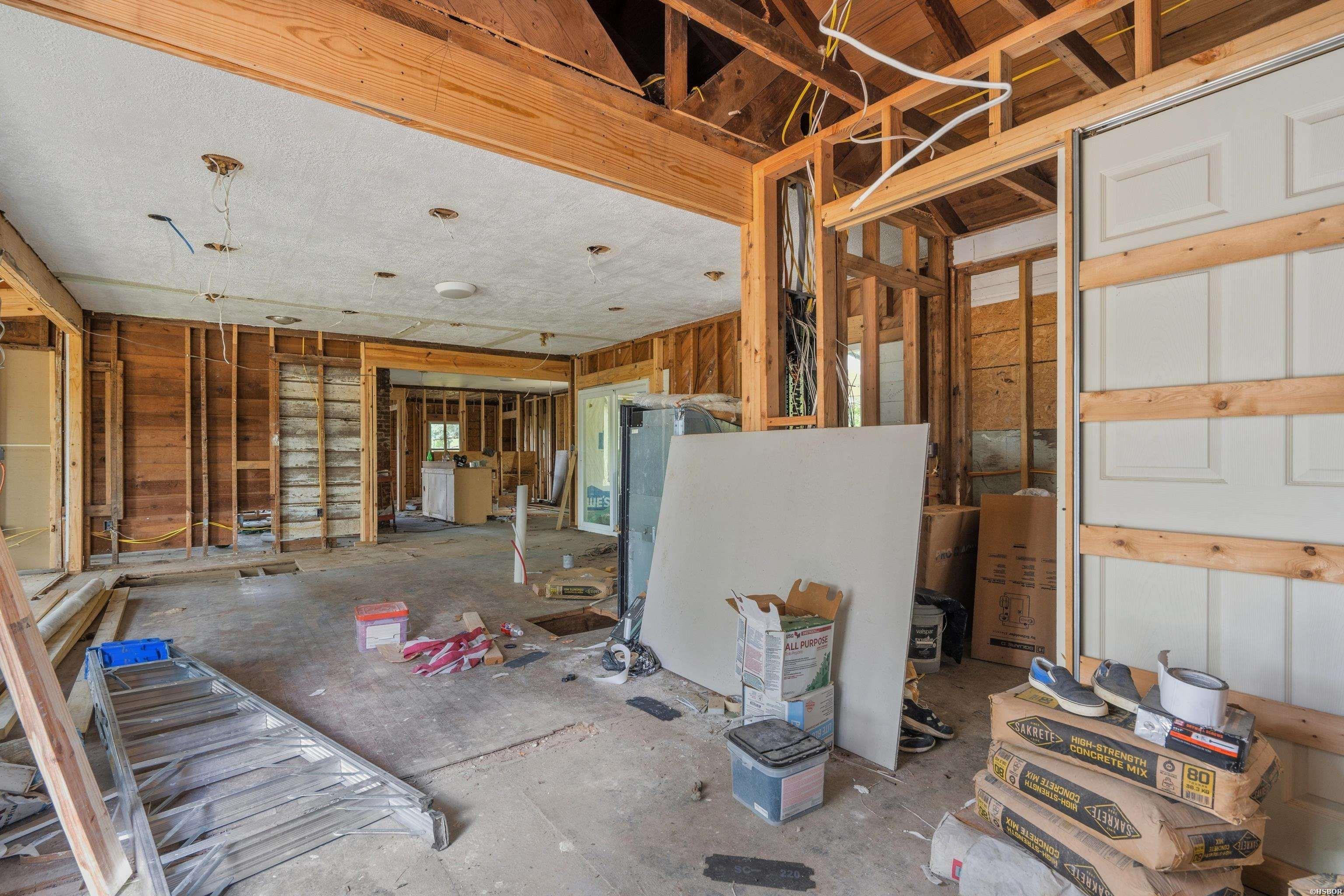 209 Avery Street Property Photo 4