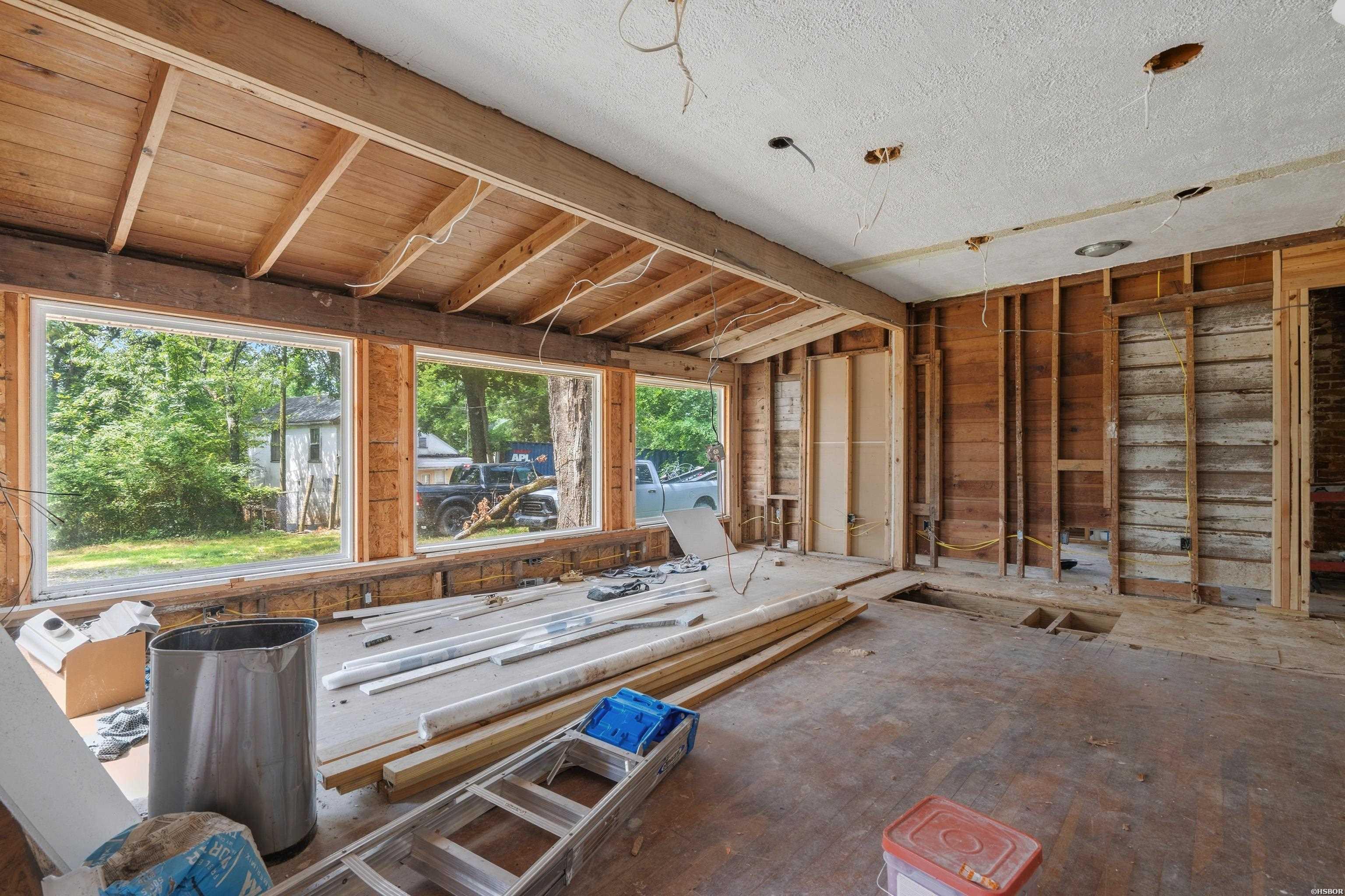 209 Avery Street Property Photo 5