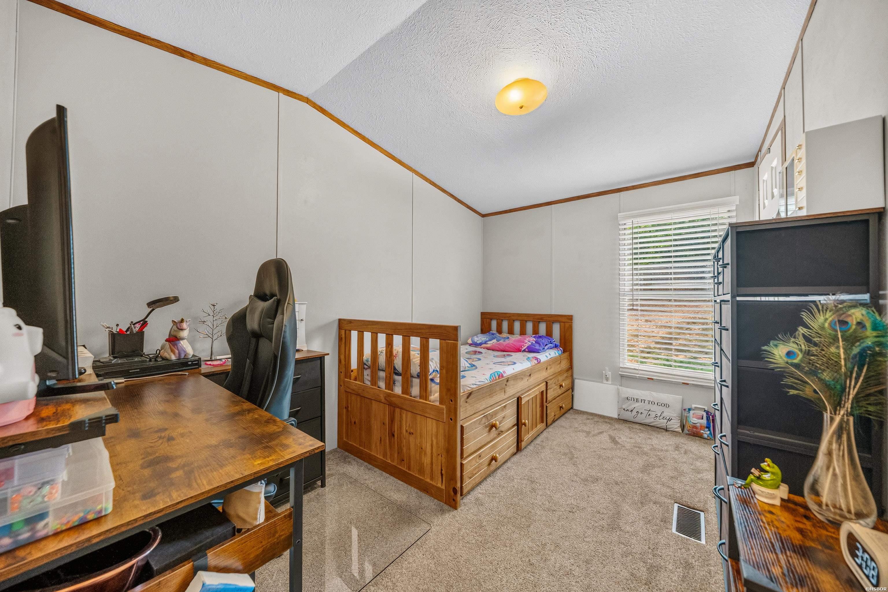 129 Ebony Way Property Photo 5
