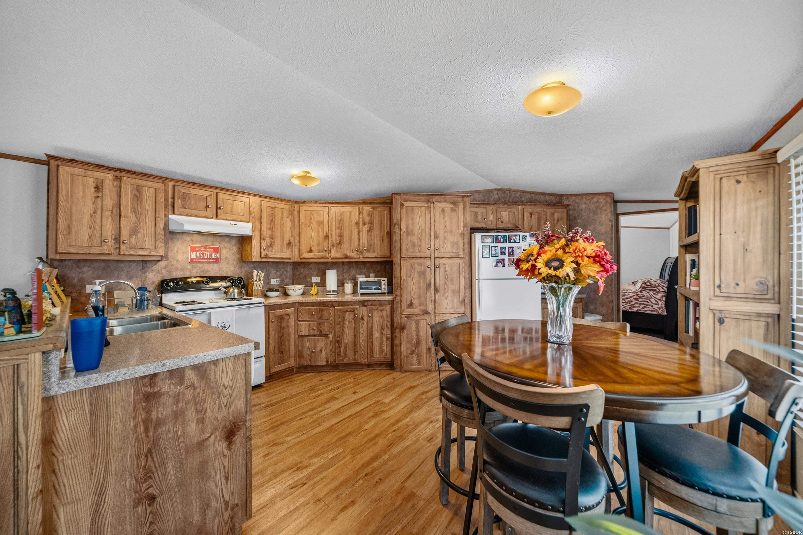 129 Ebony Way Property Photo 13