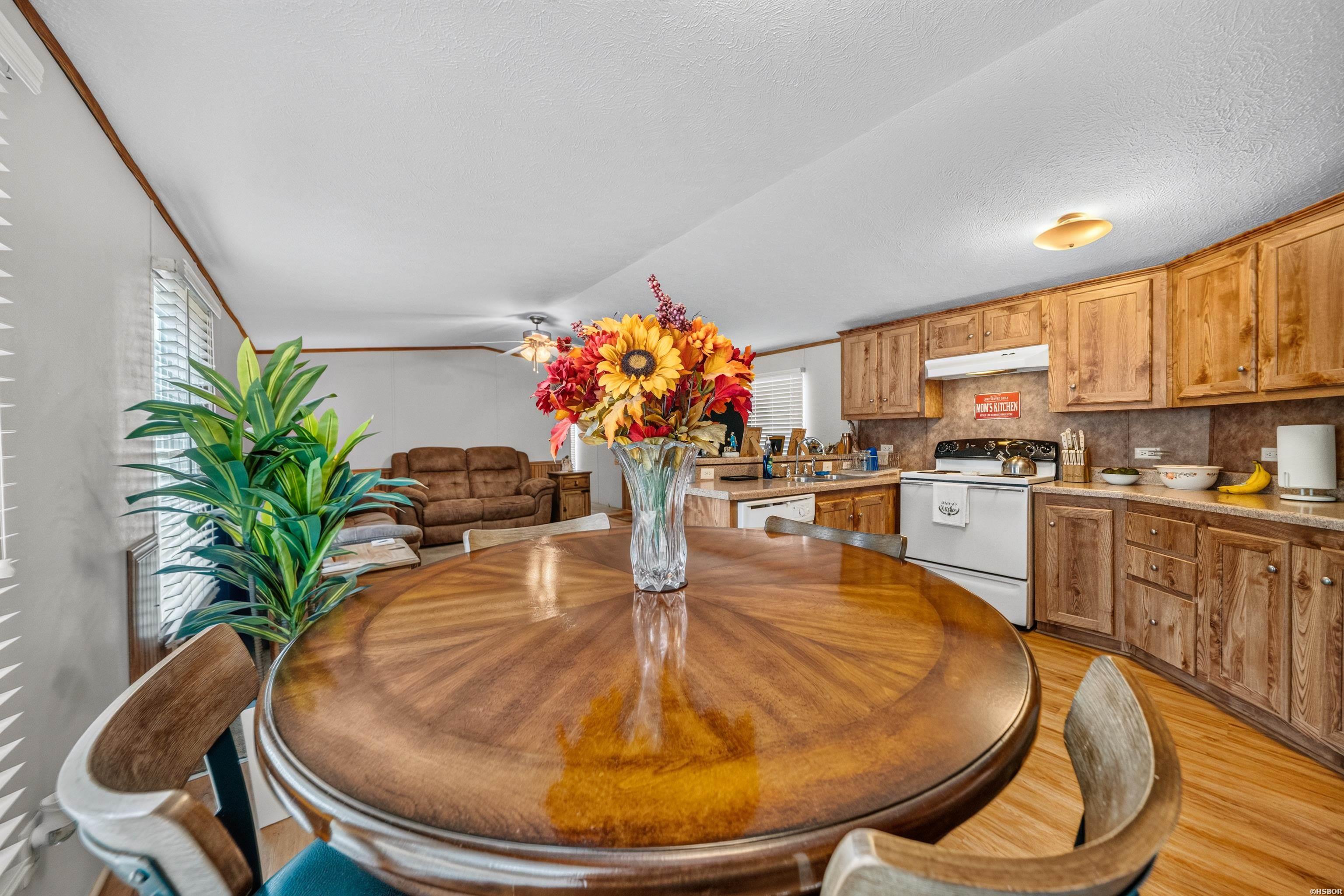 129 Ebony Way Property Photo 17