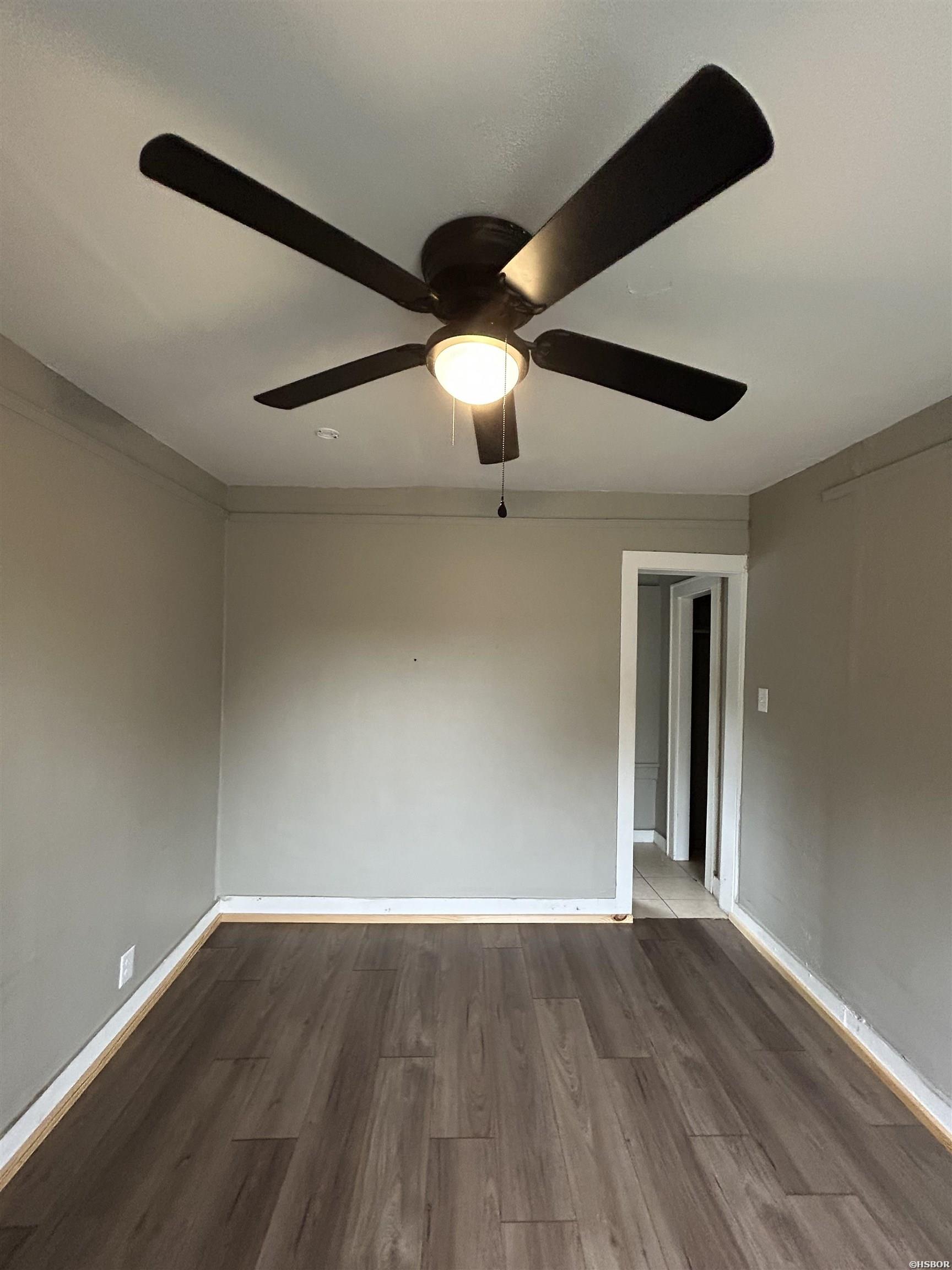 407 Henry Street Property Photo 5