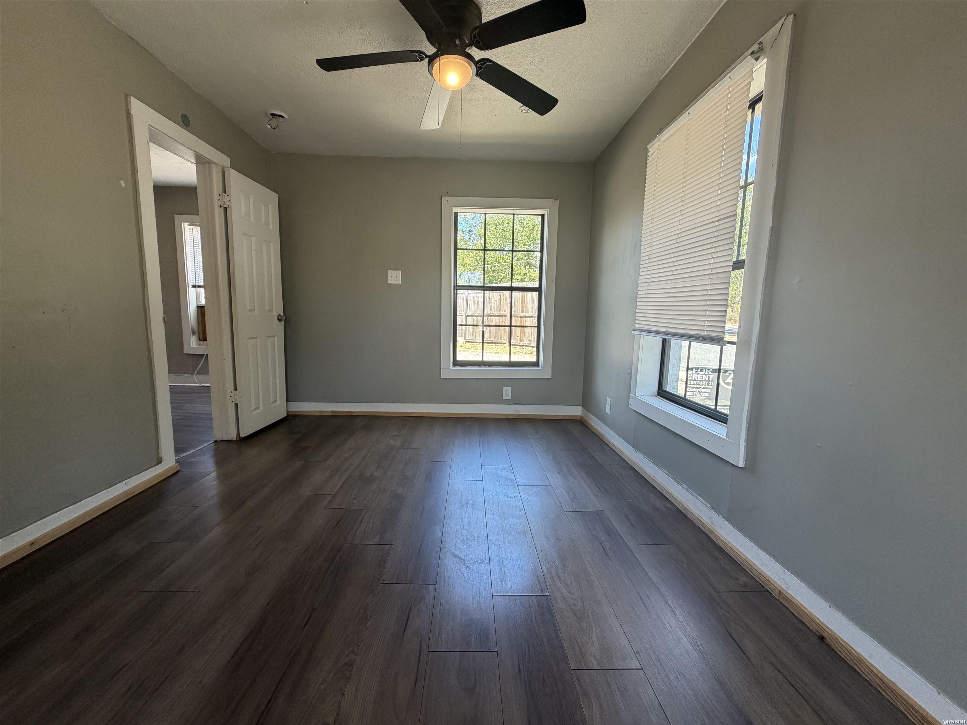 407 Henry Street Property Photo 10