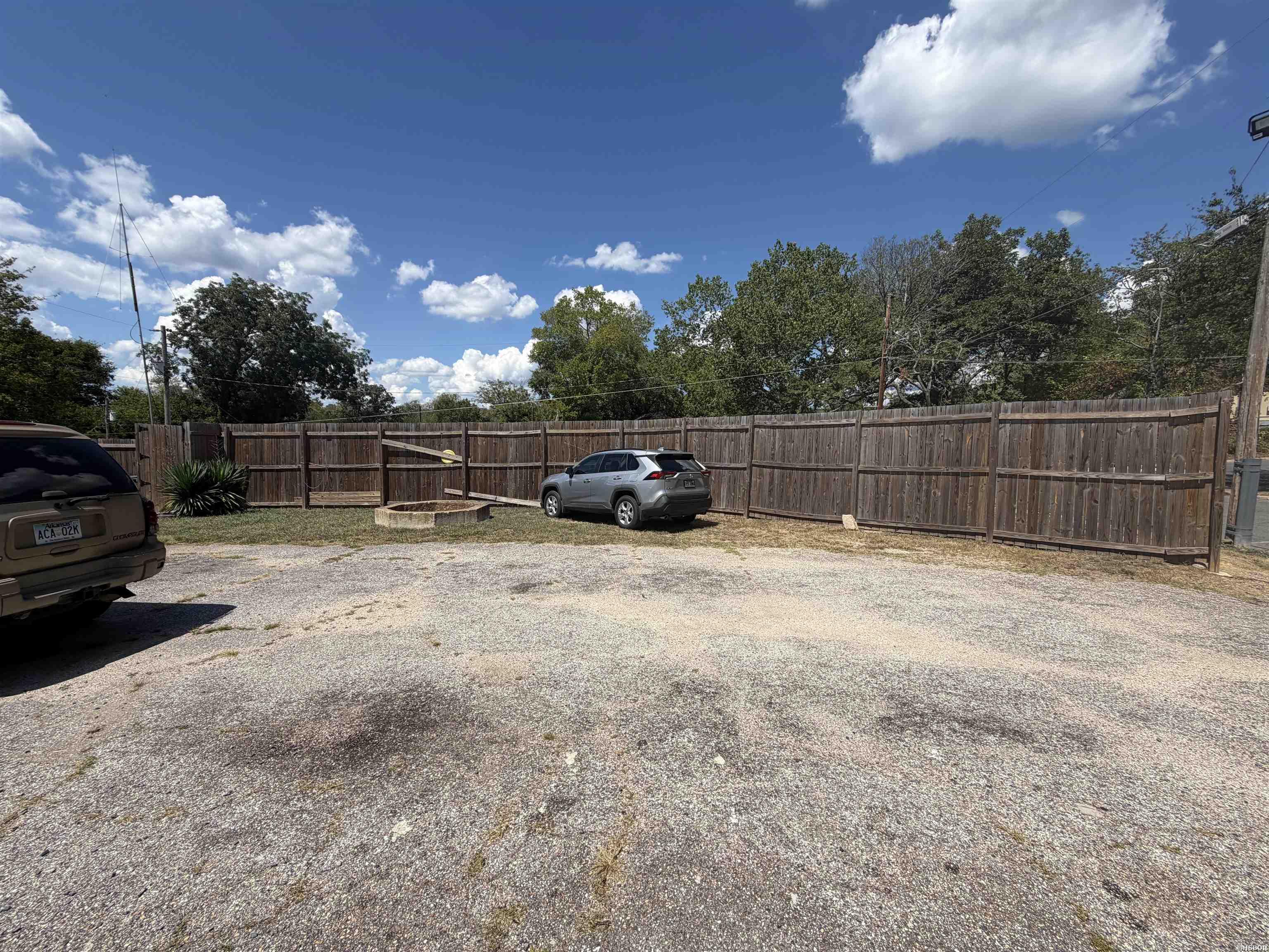 407 Henry Street Property Photo 13