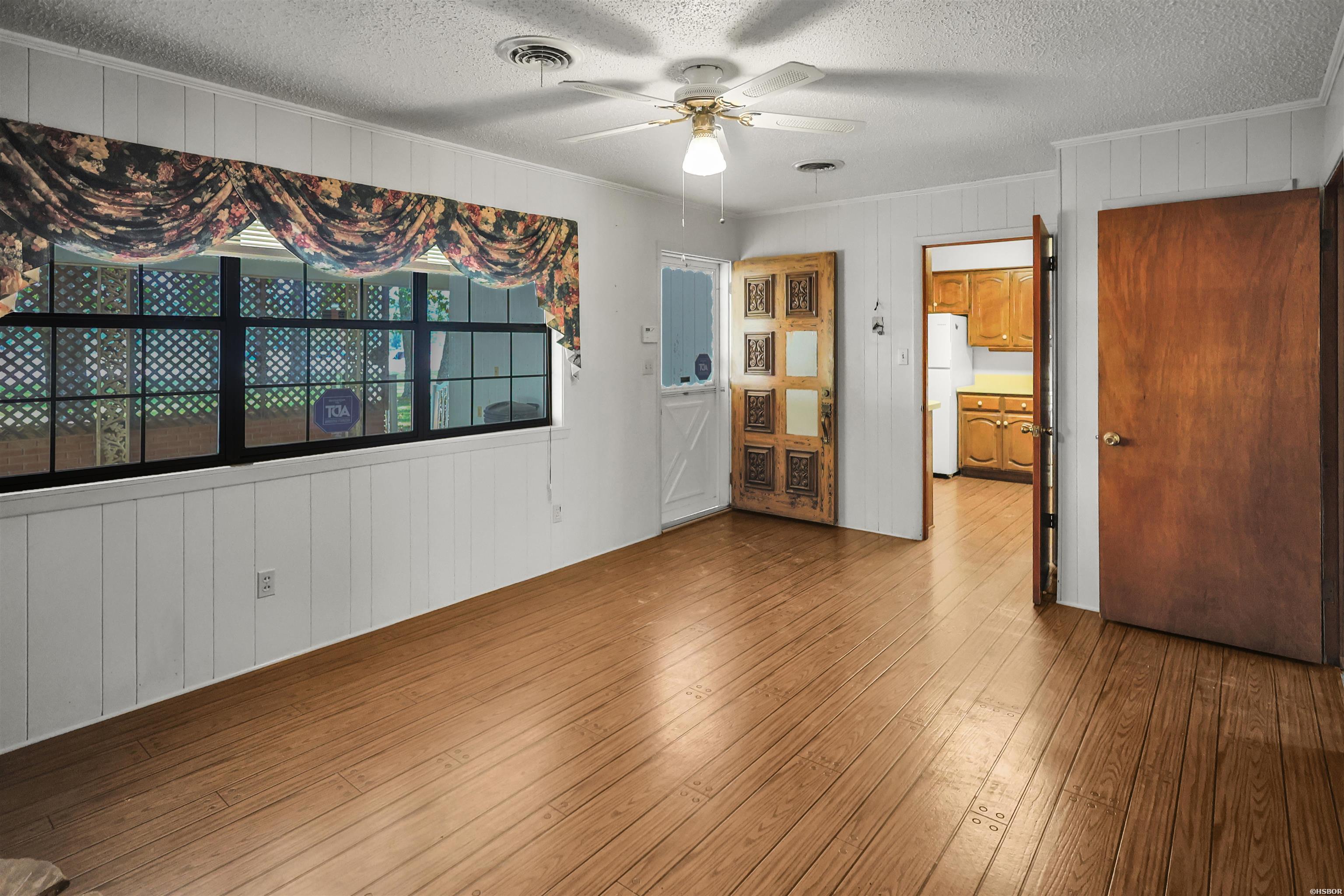 228 Park Street Property Photo 7