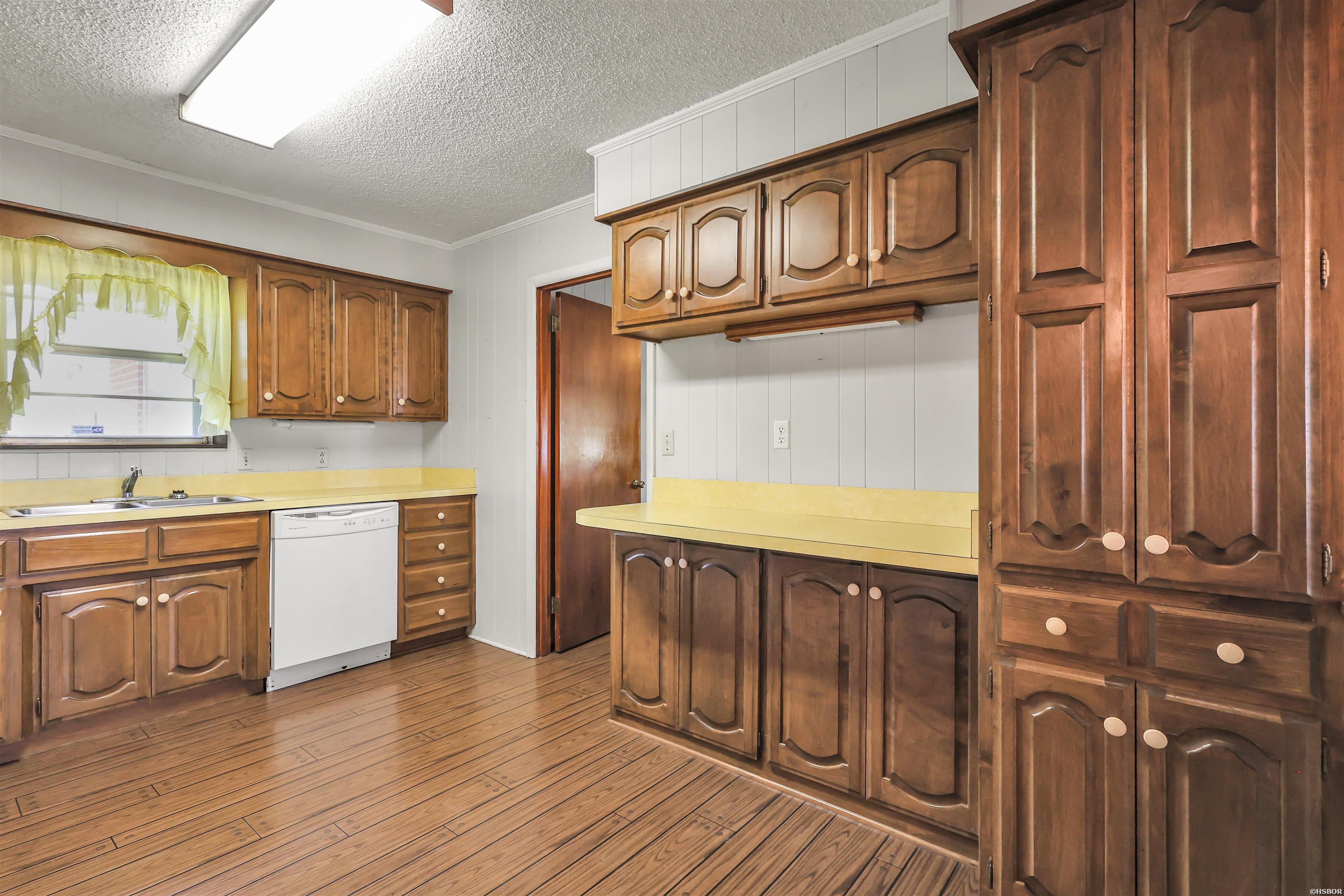 228 Park Street Property Photo 12