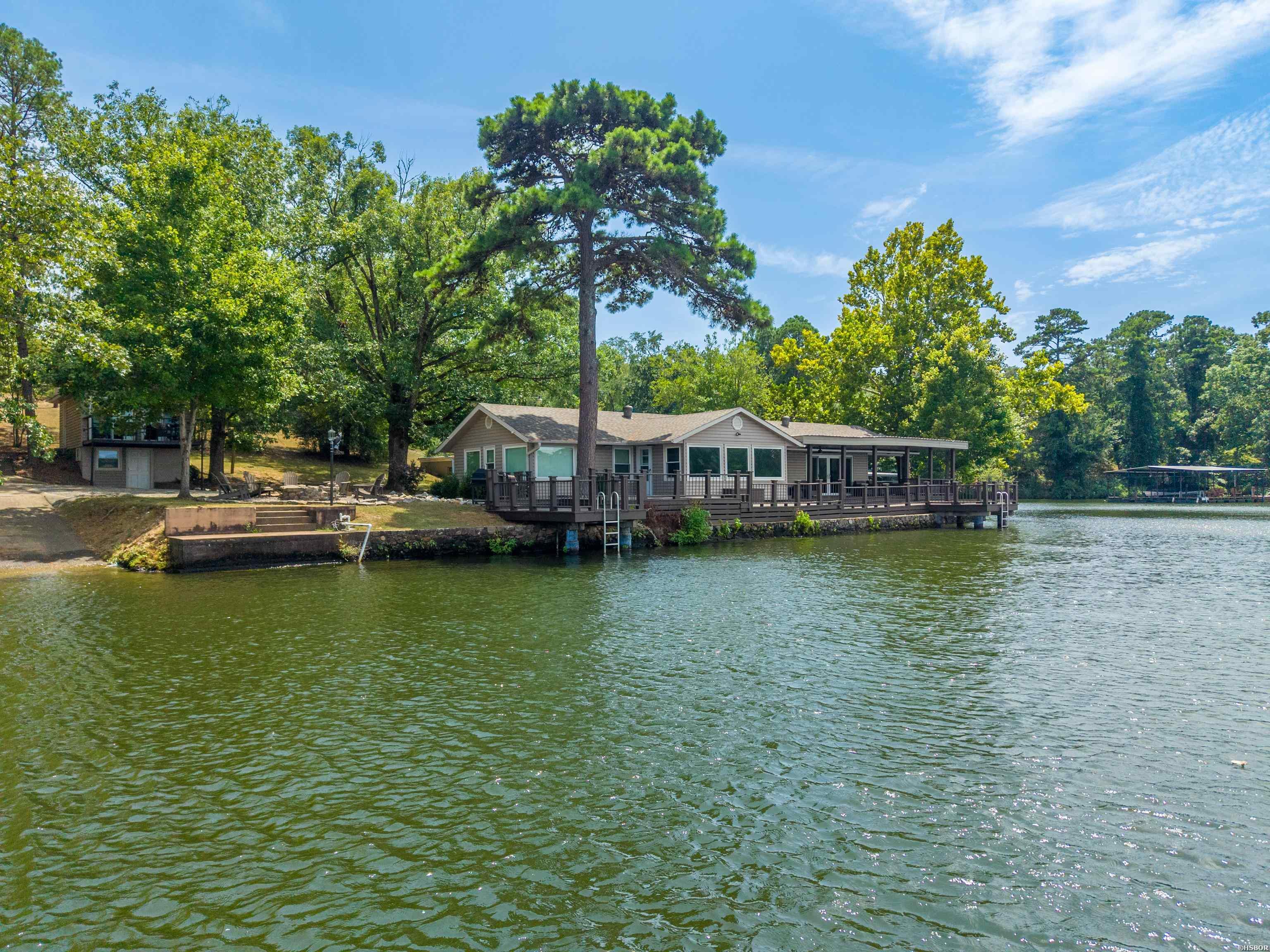 679, 689, 683 Little Mazarn Road Property Photo 3