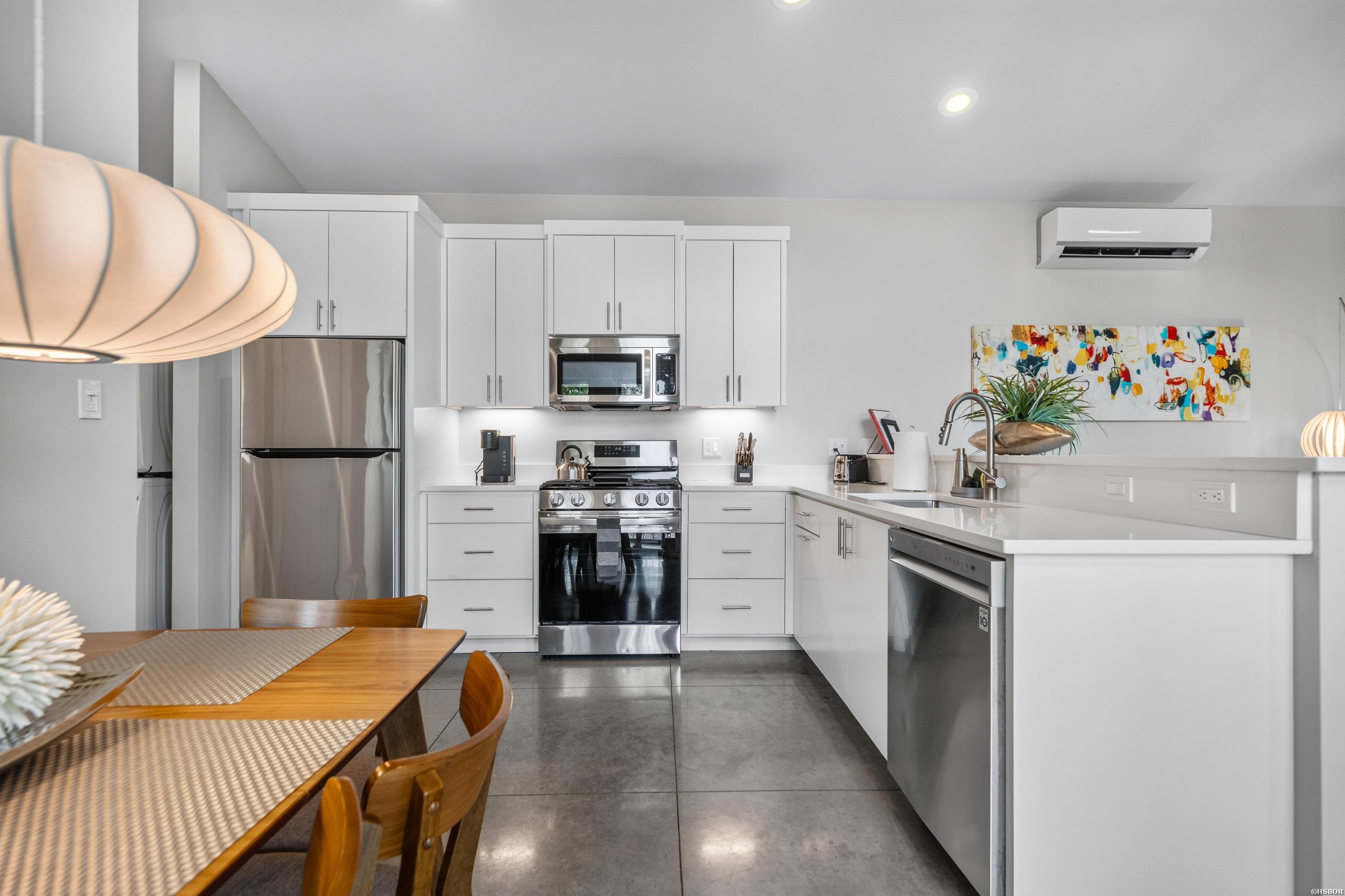 679, 689, 683 Little Mazarn Road Property Photo 19