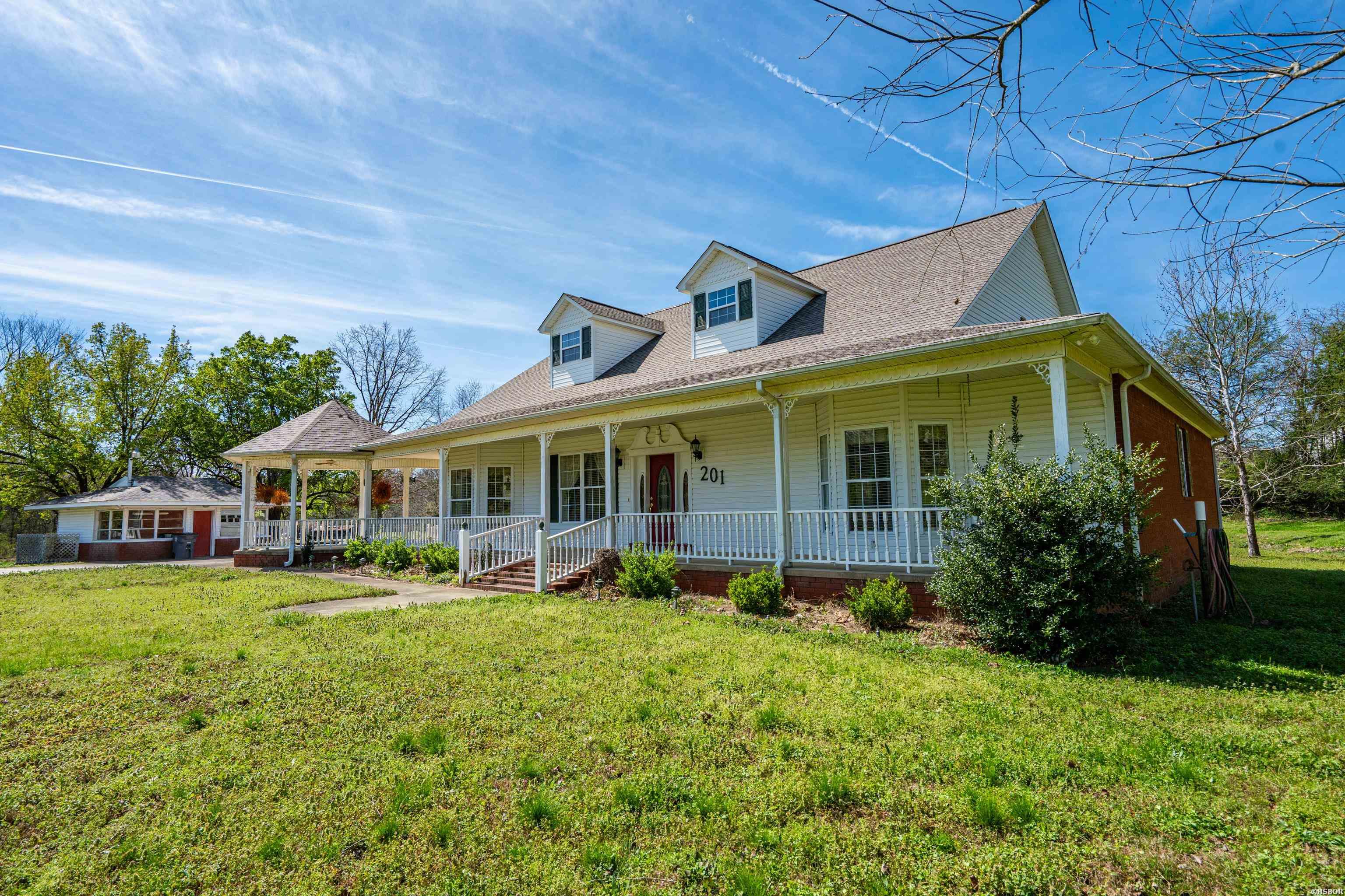201 Green Willow Lane Property Photo 1