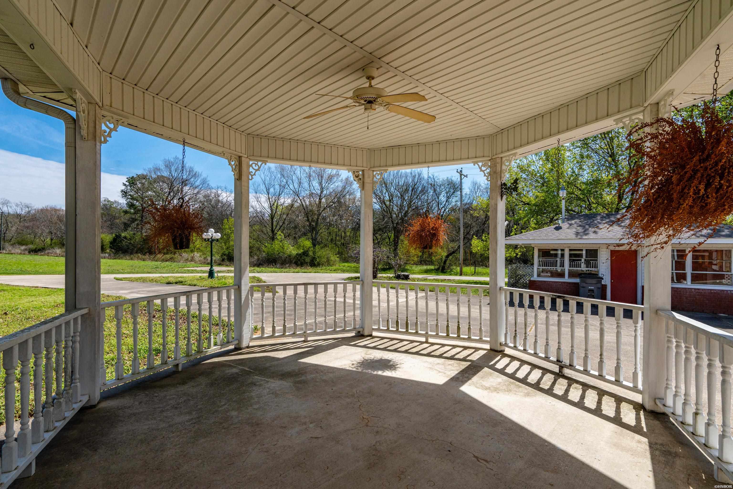 201 Green Willow Lane Property Photo 5
