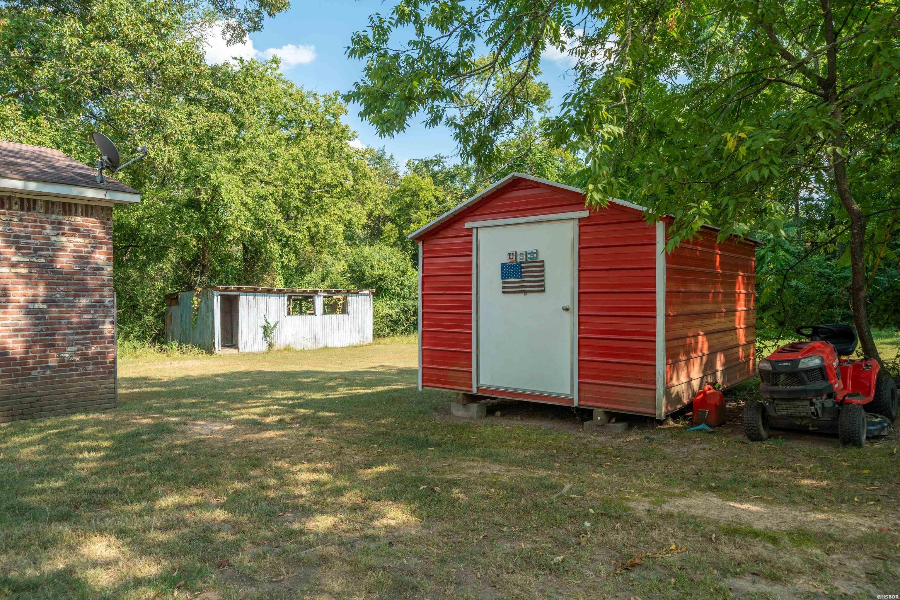 301 Dexter Street Property Photo 40