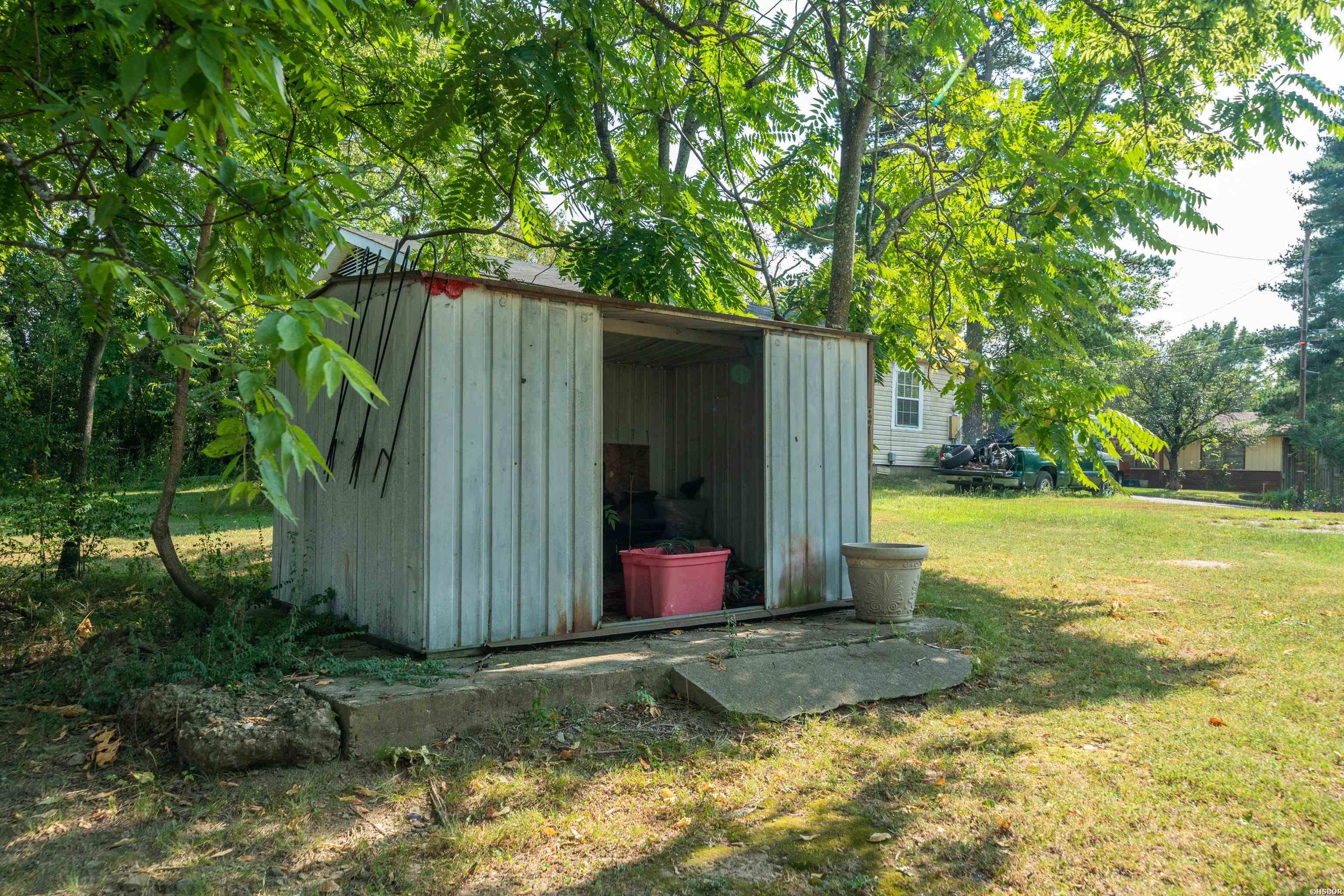 301 Dexter Street Property Photo 41