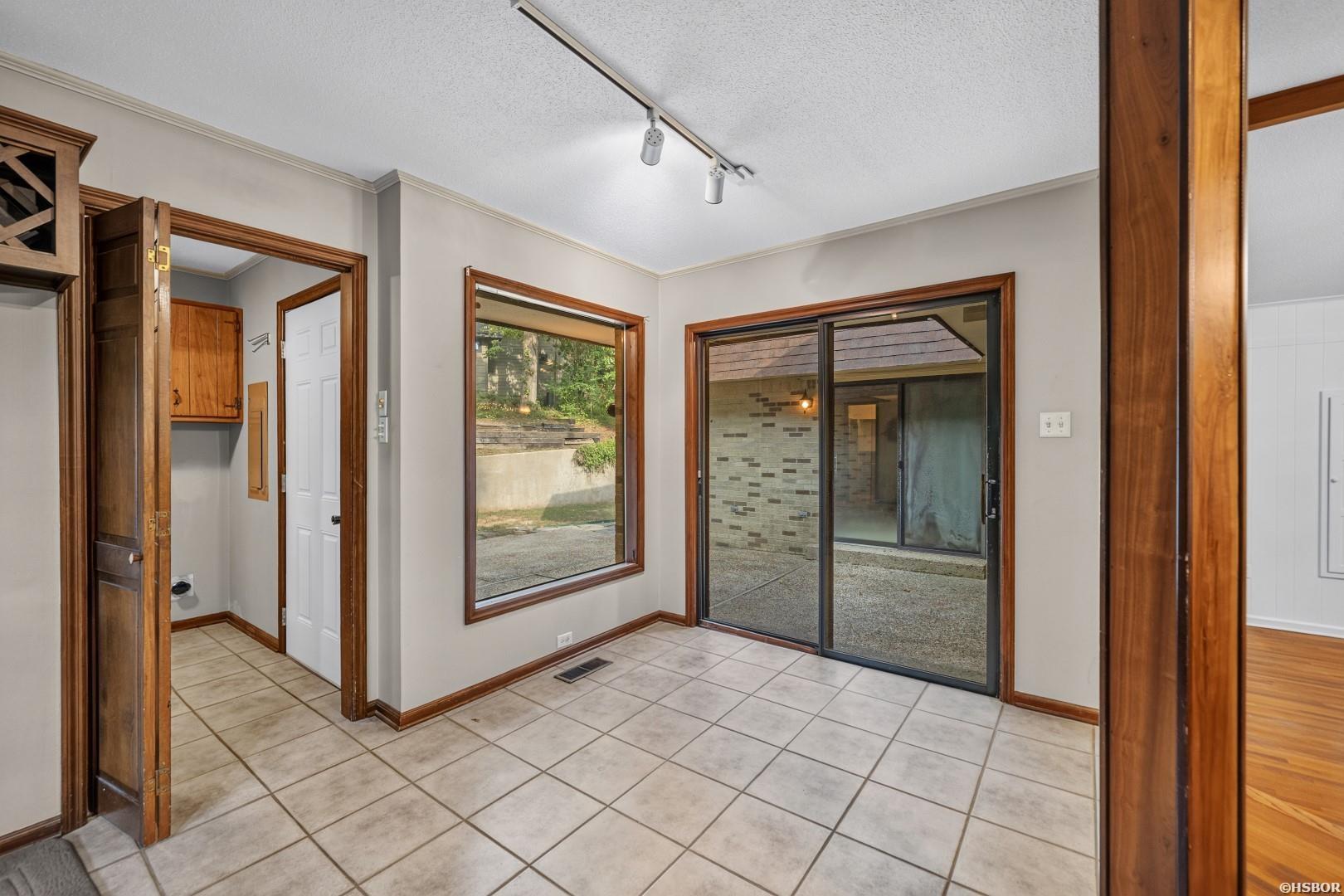 200 Scottwood Property Photo 45