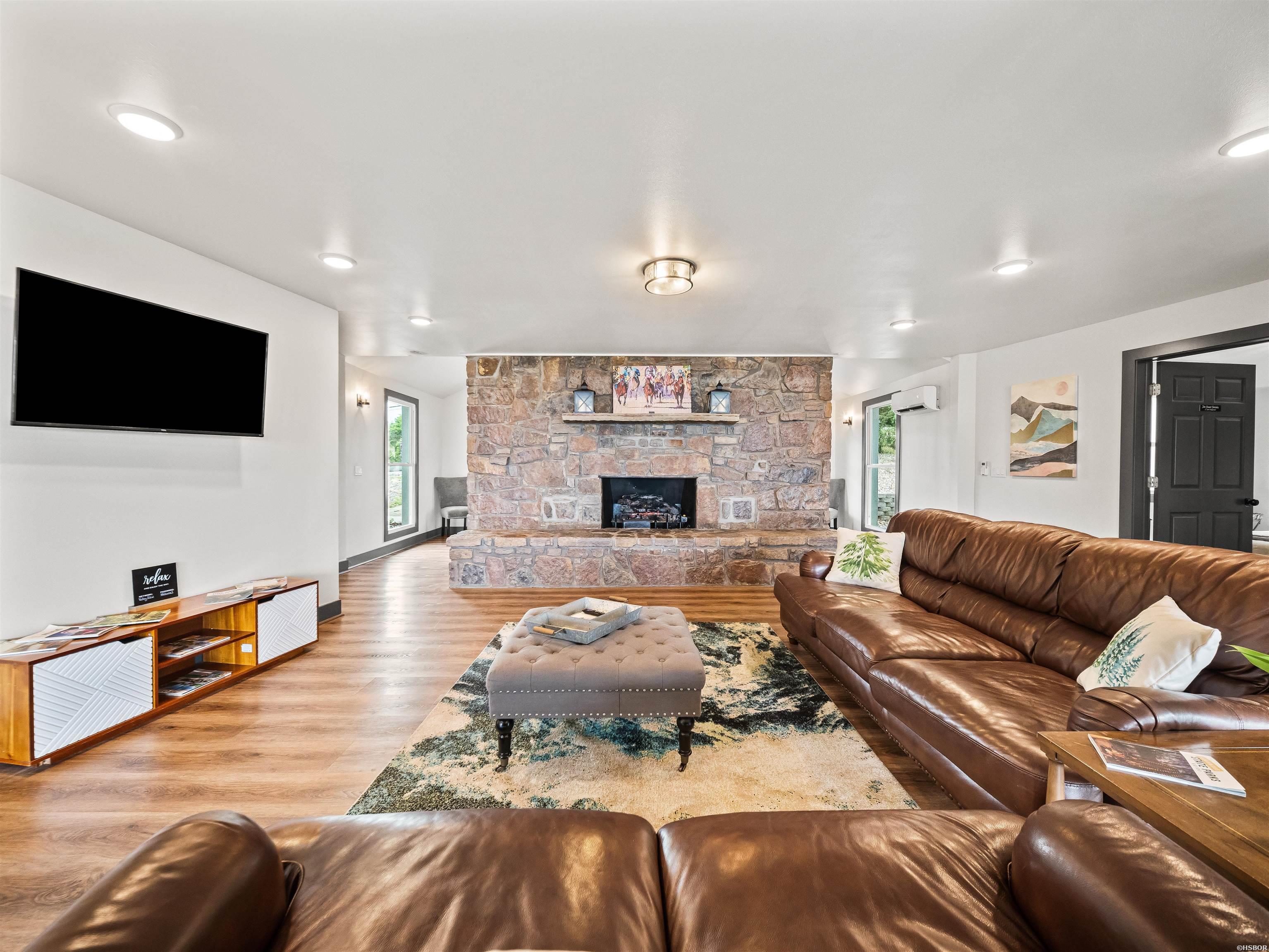 896 Mt Riante Road Property Photo 4