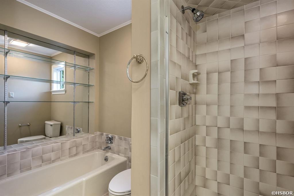 104 Stately Property Photo 2