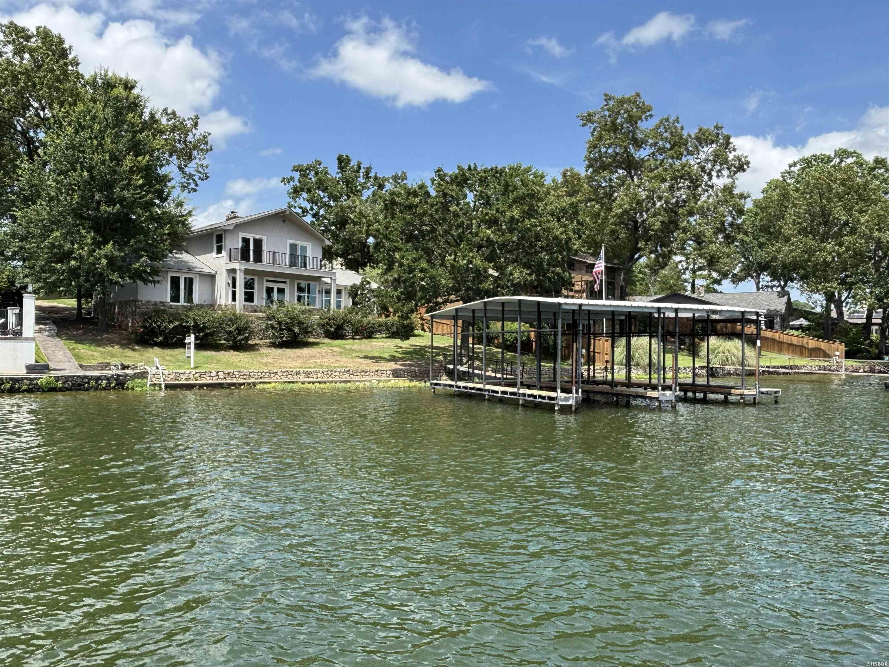 104 Stately Property Photo 11