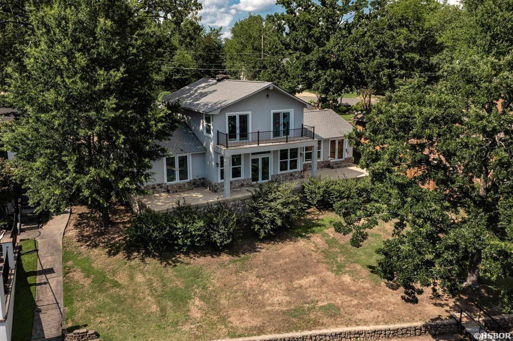 104 Stately Property Photo 13