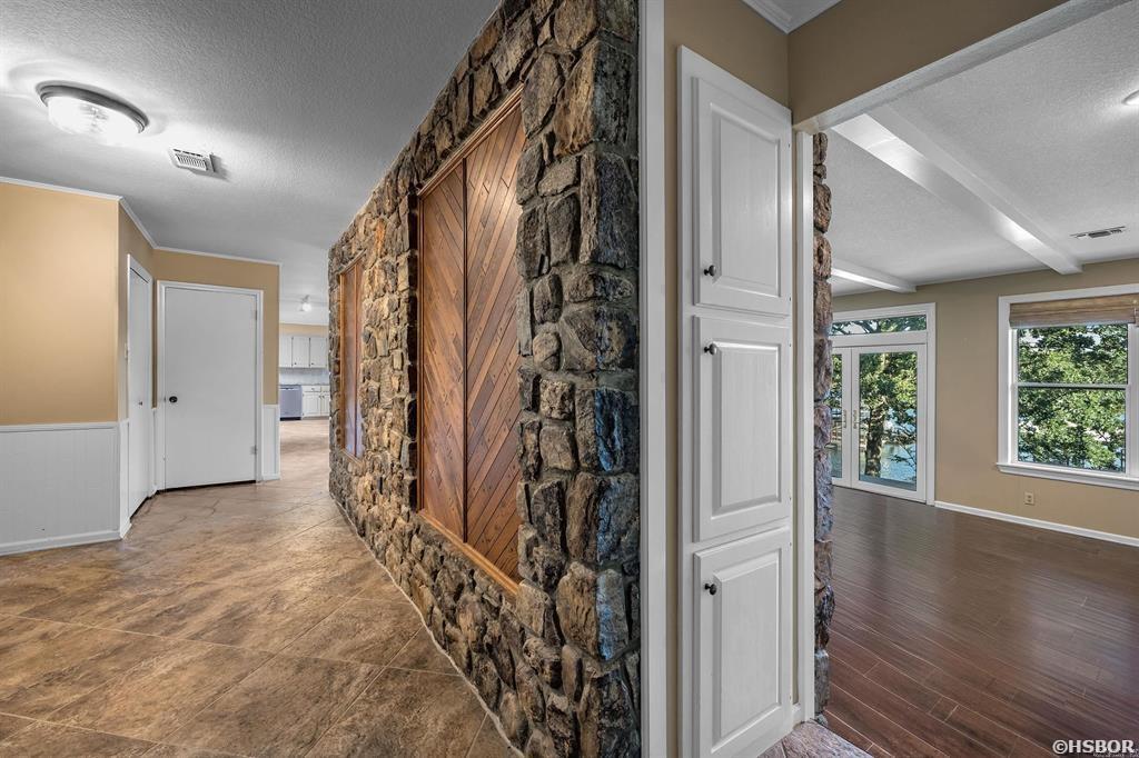 104 Stately Property Photo 25