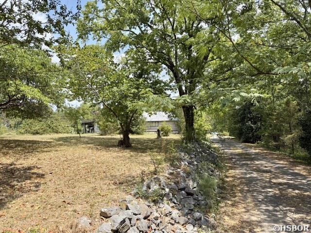 202 Oakcrest Property Photo 2