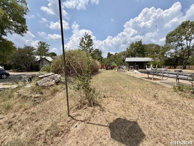 202 Oakcrest Property Photo 5