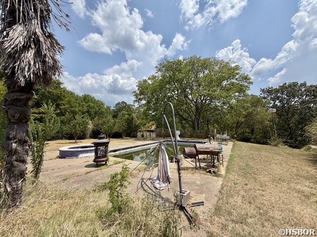202 Oakcrest Property Photo 12