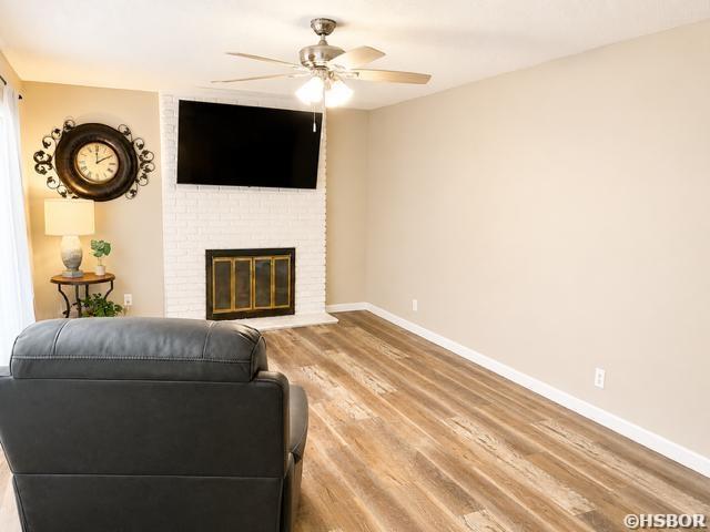 410 Cedarwood Street Property Photo 3