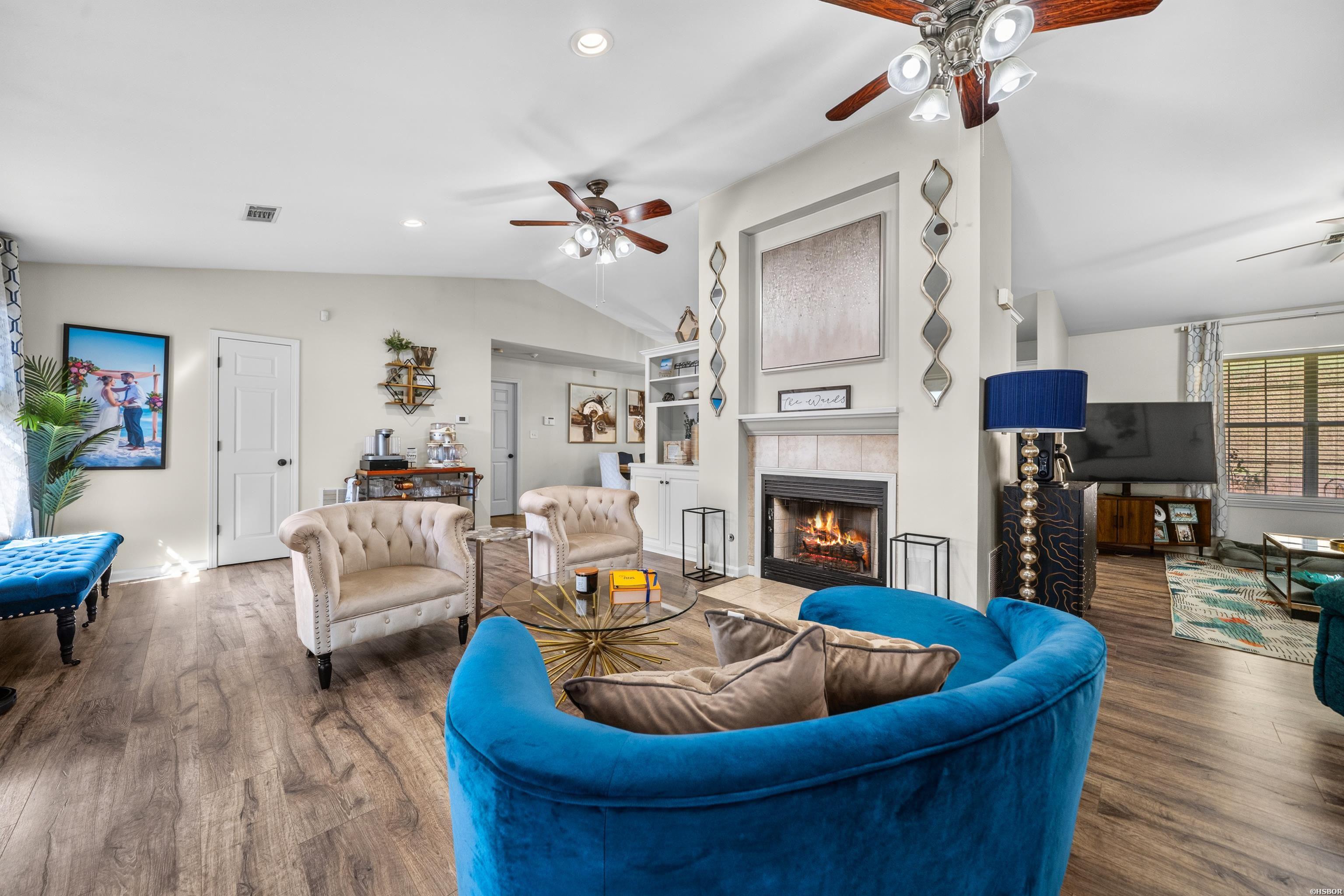102 Gramercy Property Photo 5