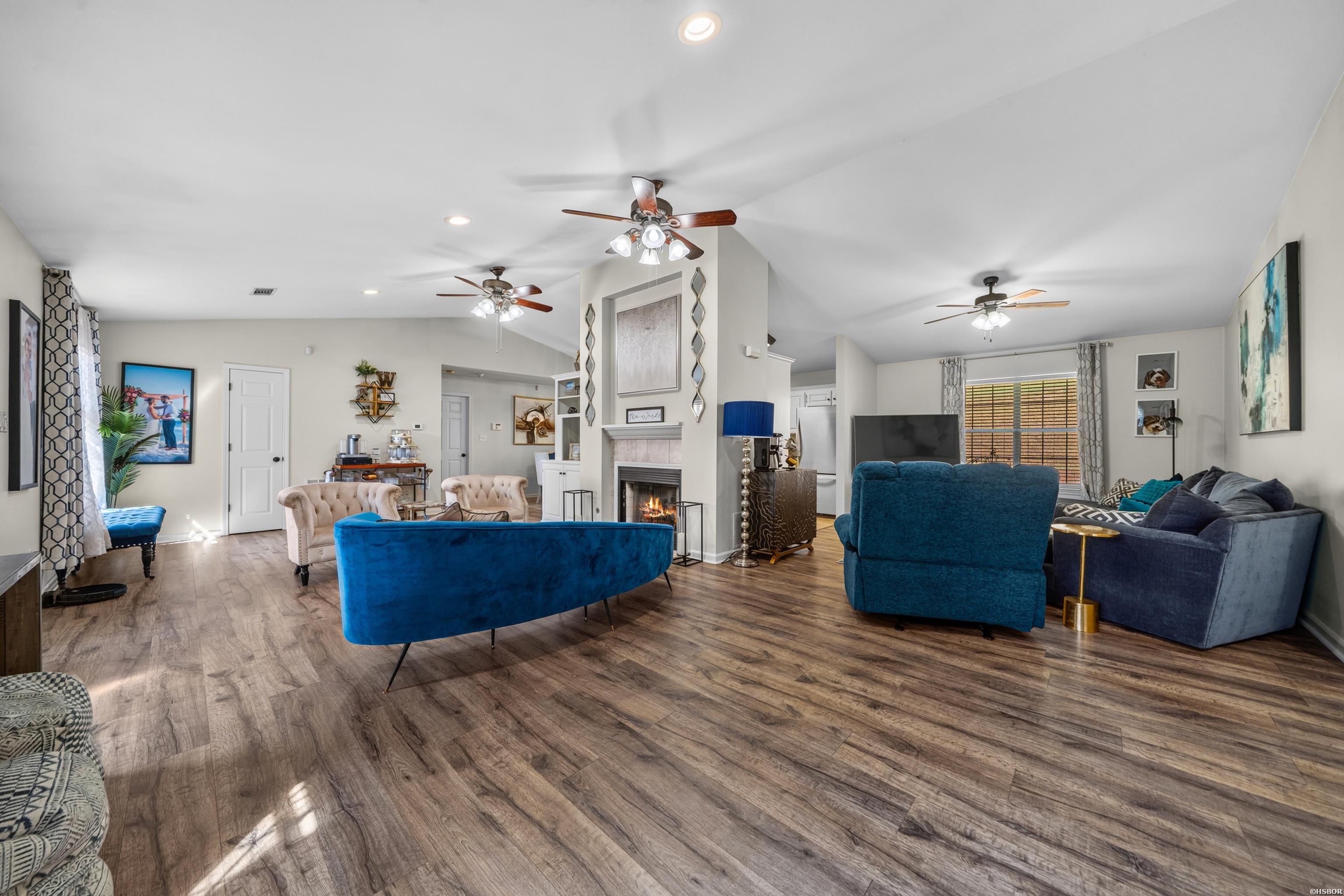 102 Gramercy Property Photo 6