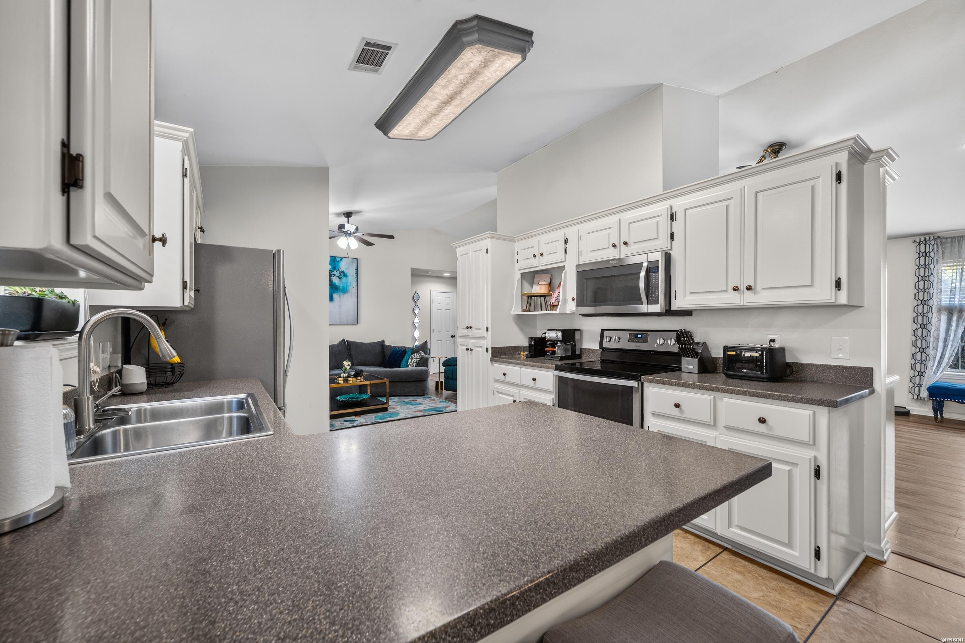 102 Gramercy Property Photo 14
