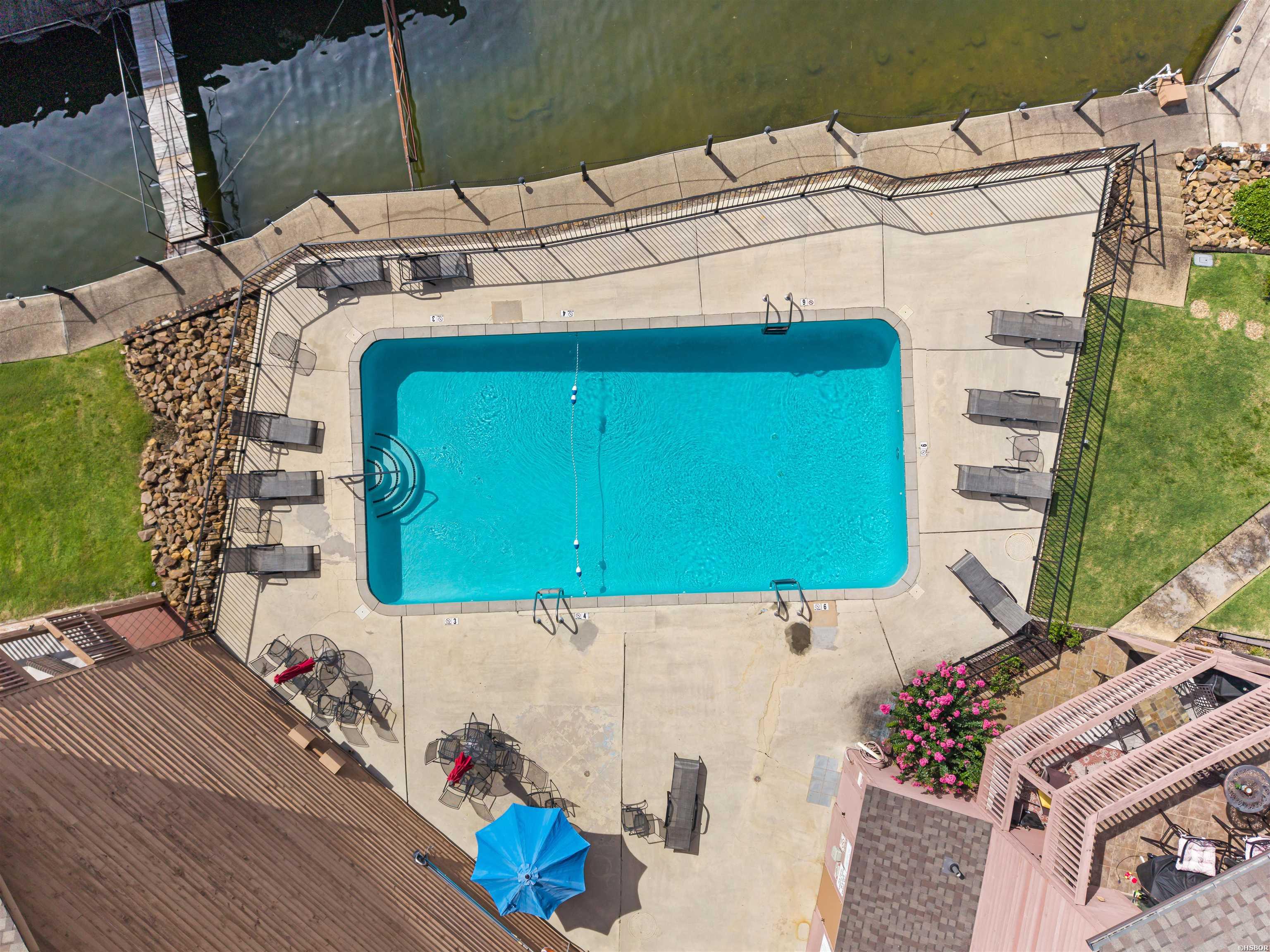 310 B-2 Kleinshore Drive Property Photo 9