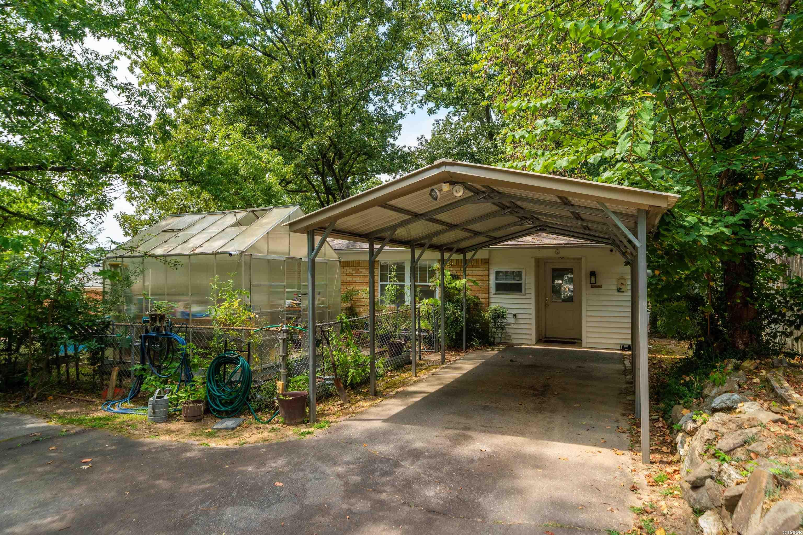 130 Brundage Terrace Property Photo 8