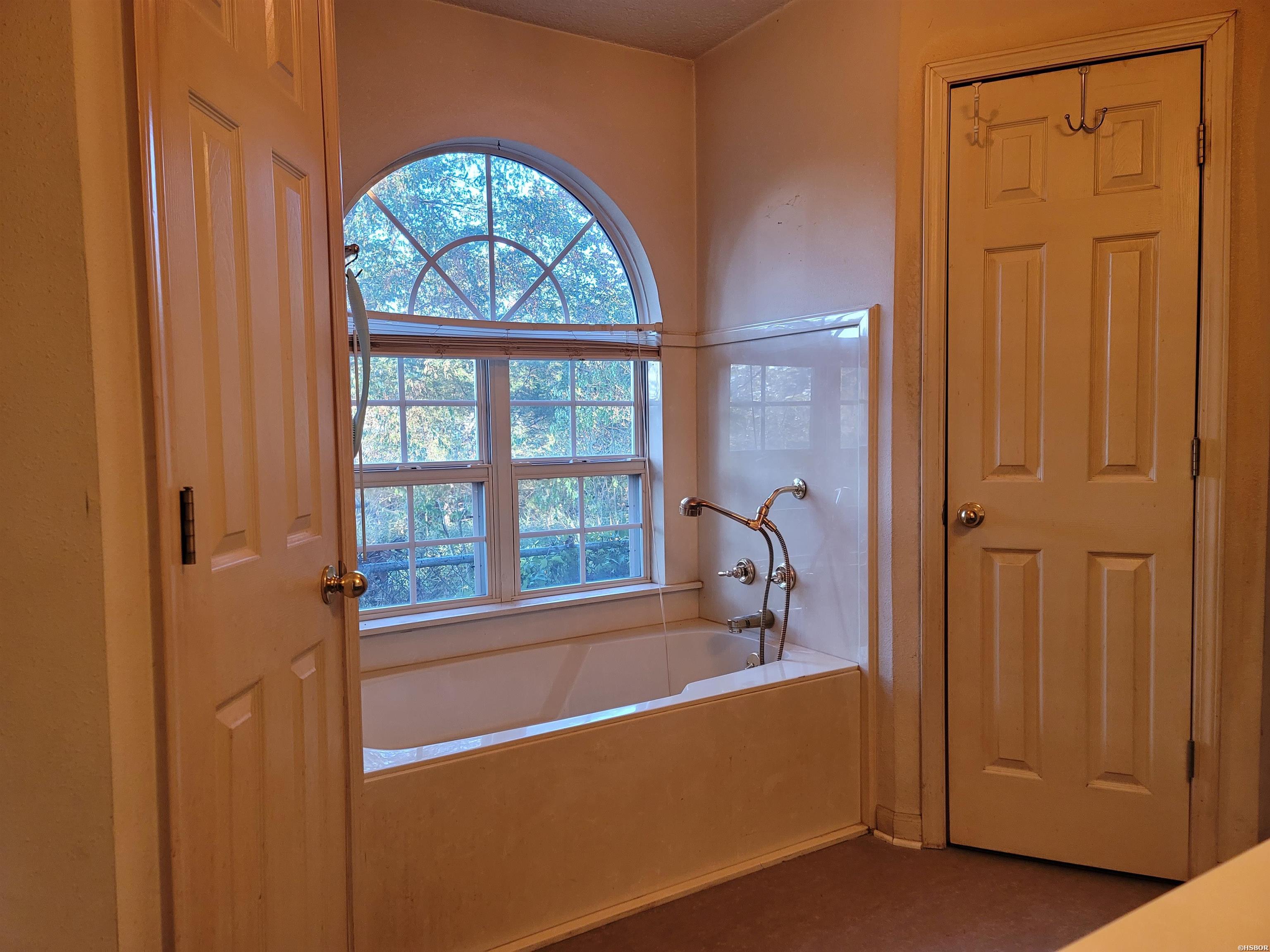 210 Restful Ridge Road Property Photo 9
