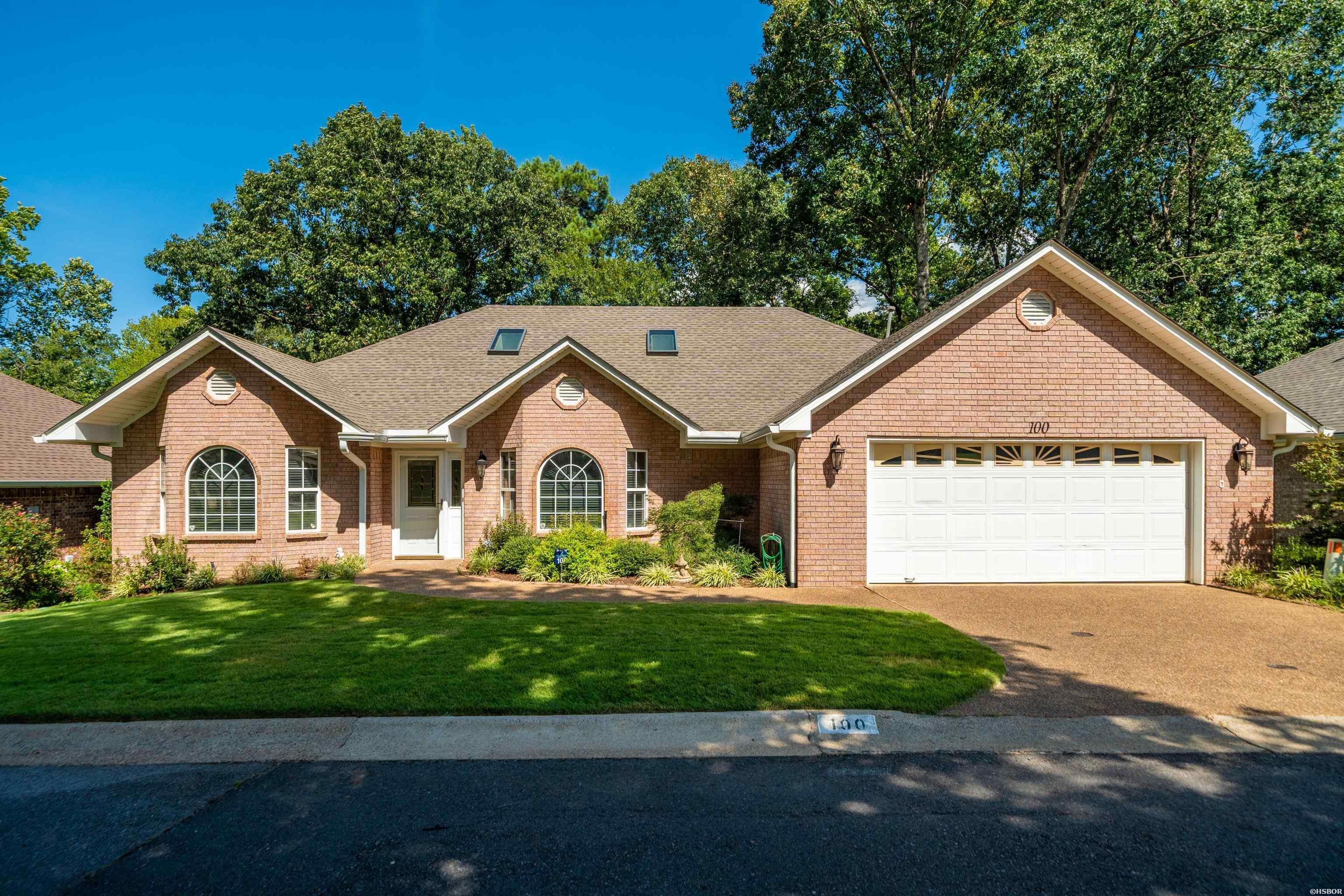 100 FOREST VIEW Court Property Photo 1