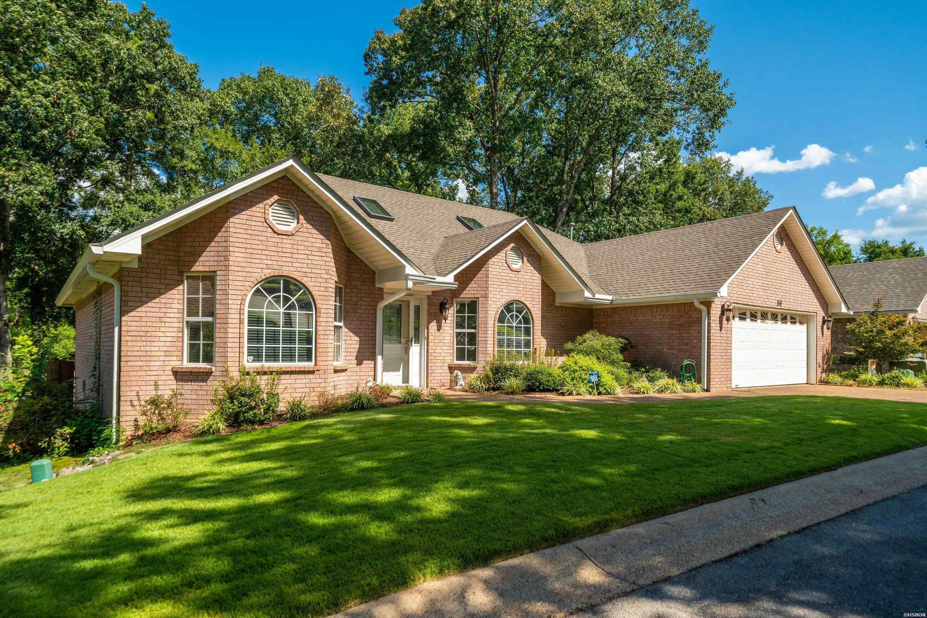 100 Forest View Court Property Photo 3
