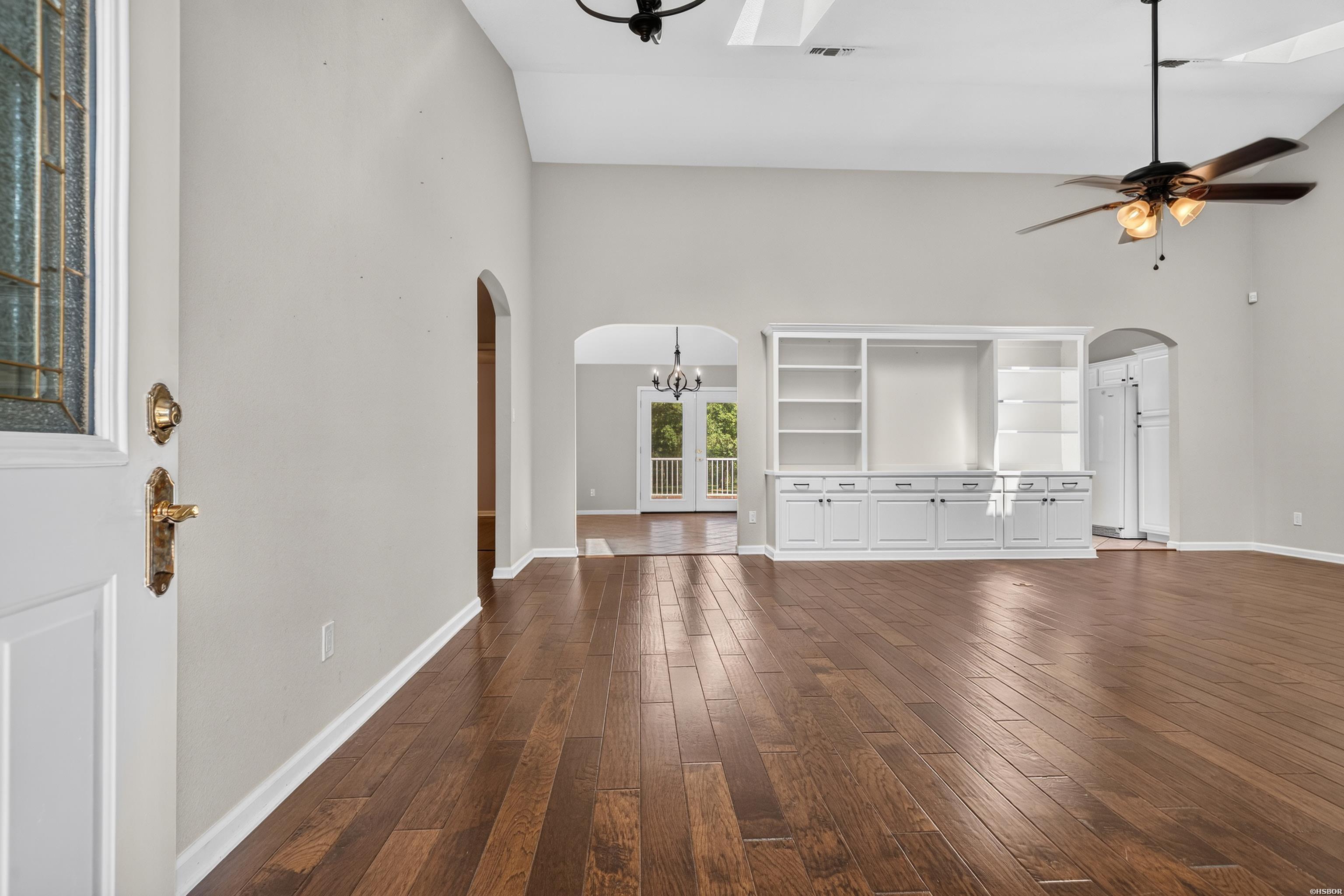 100 Forest View Court Property Photo 4
