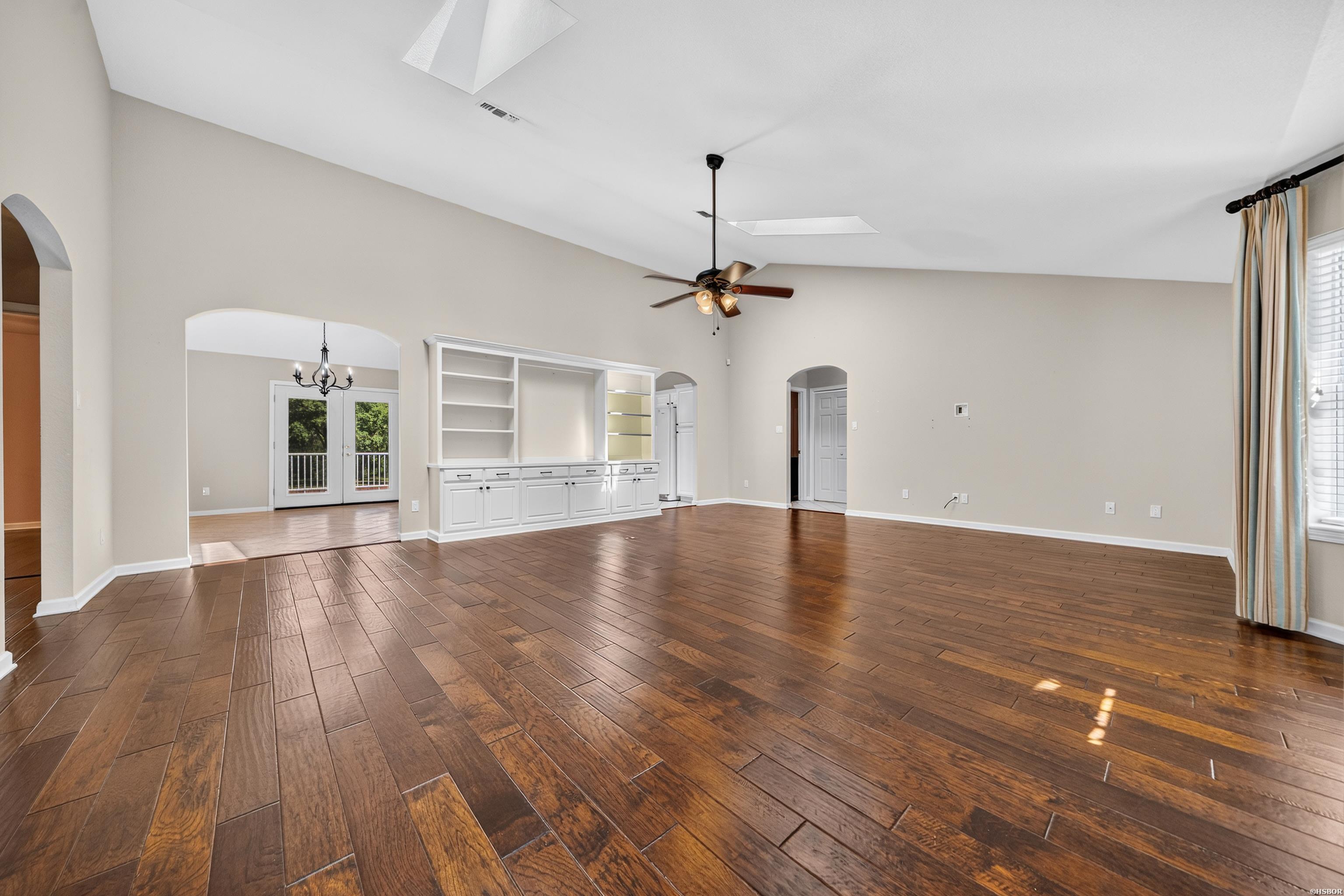 100 Forest View Court Property Photo 5
