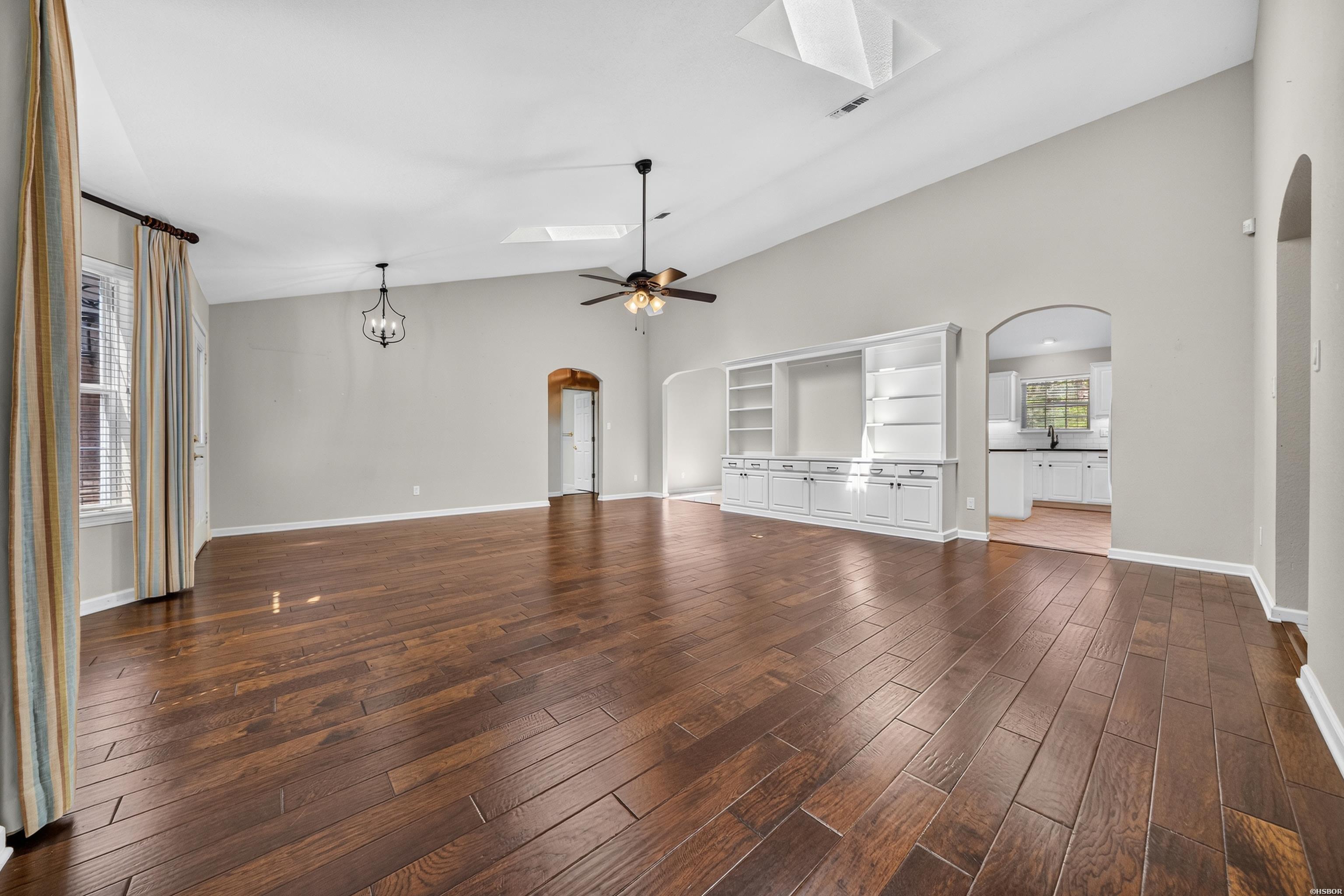 100 Forest View Court Property Photo 8