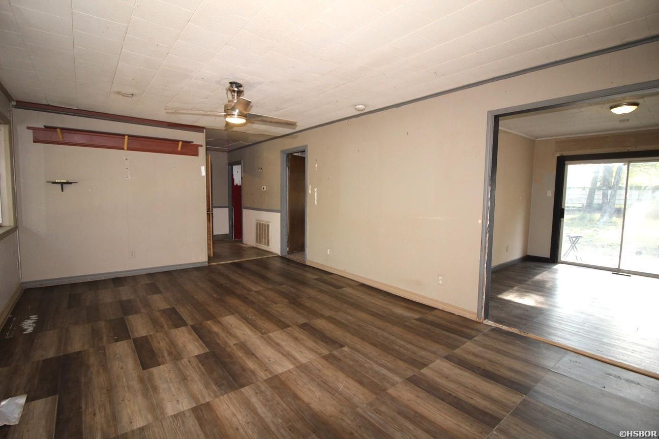 2218 Lakeshore Drive Property Photo 9