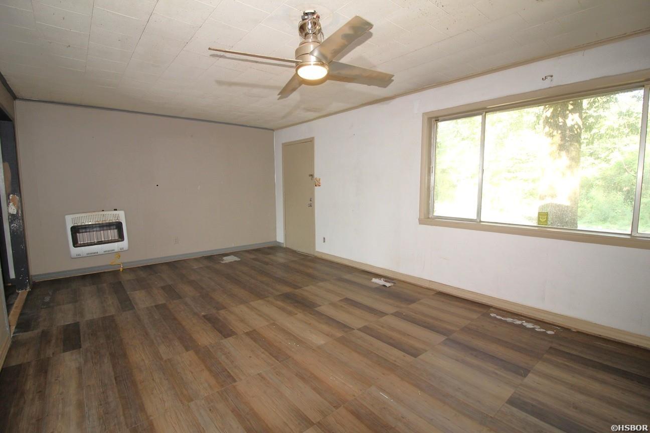 2218 Lakeshore Drive Property Photo 12