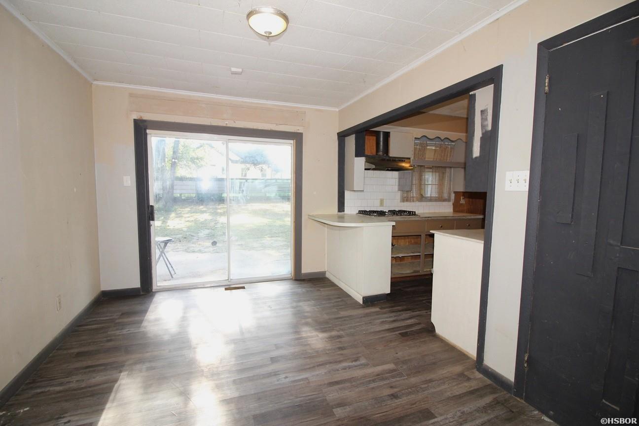 2218 Lakeshore Drive Property Photo 13