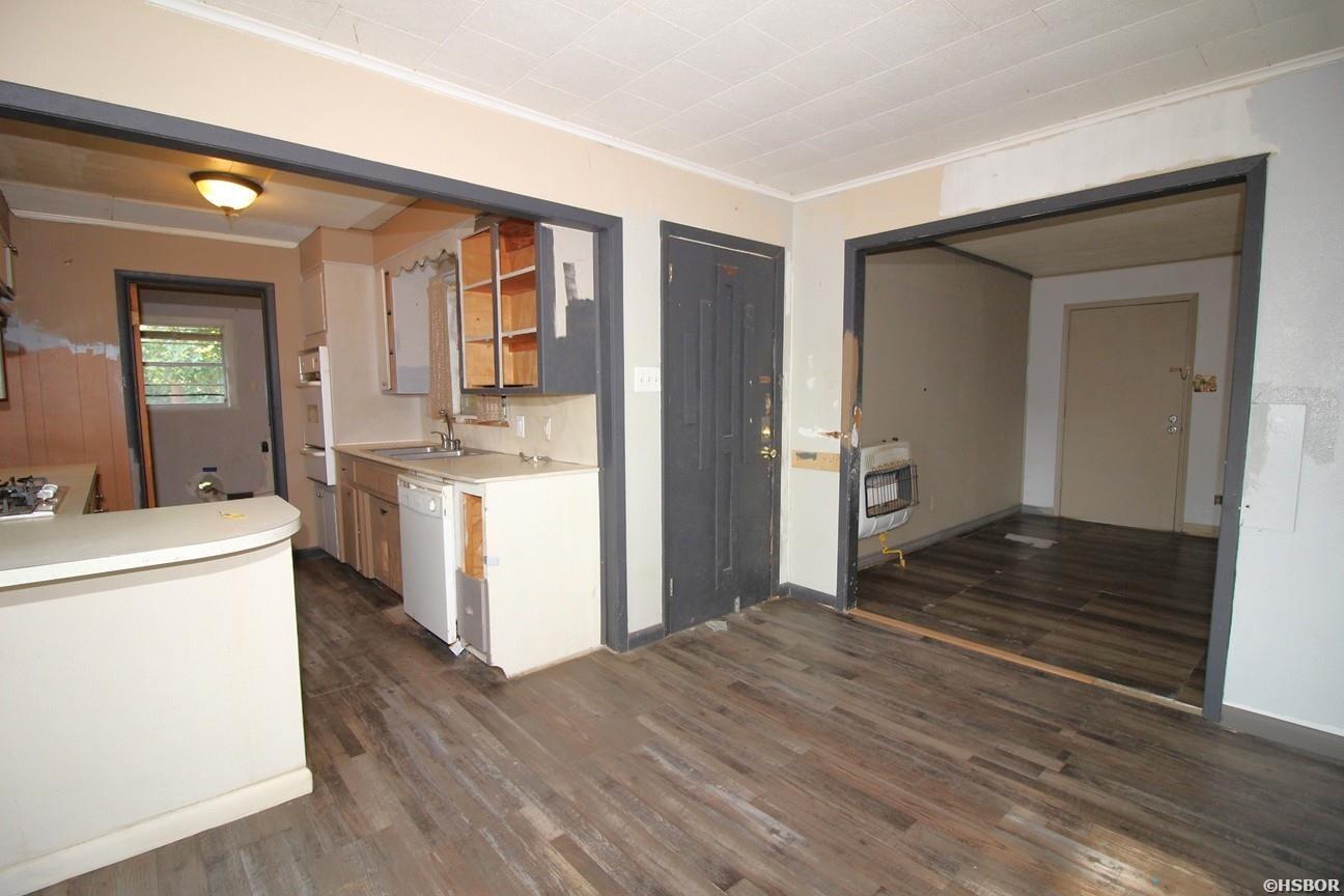 2218 Lakeshore Drive Property Photo 15