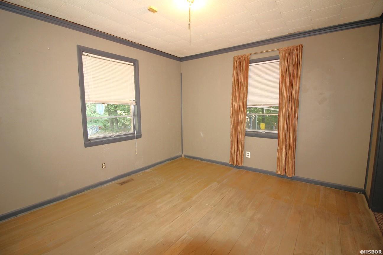 2218 Lakeshore Drive Property Photo 23
