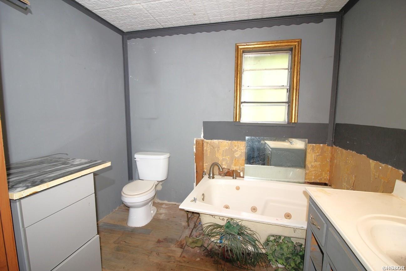 2218 Lakeshore Drive Property Photo 27
