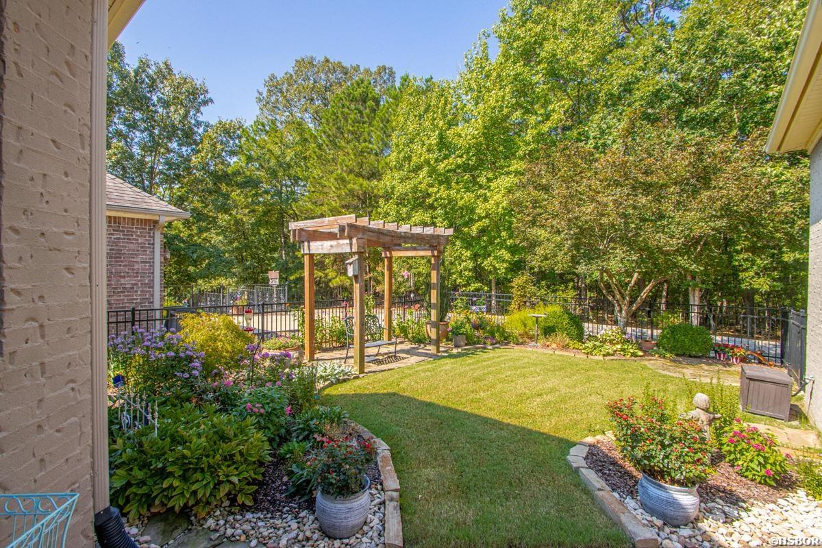 146 Gardens Gate Property Photo 32