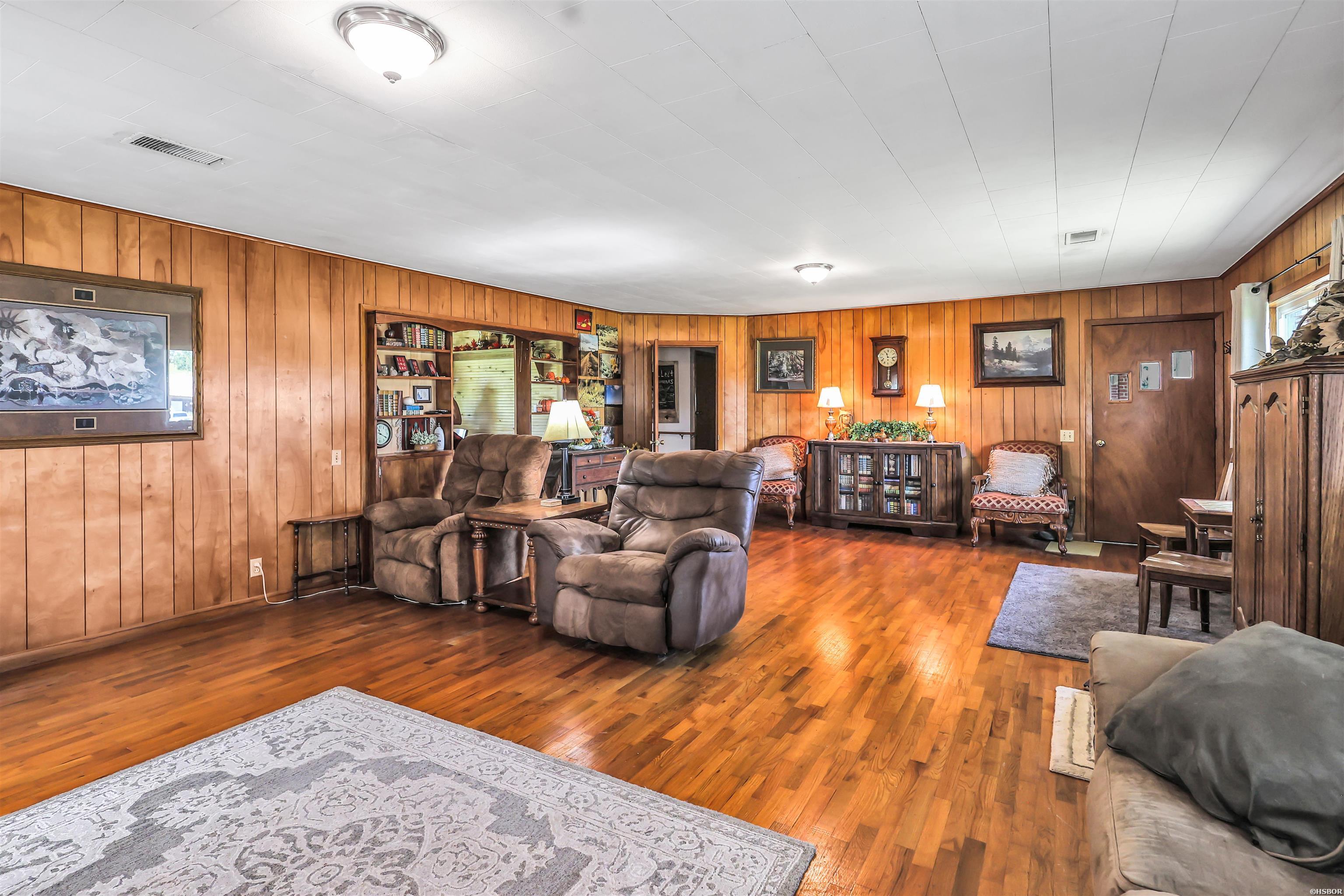 1007 Murphy Road Property Photo 8