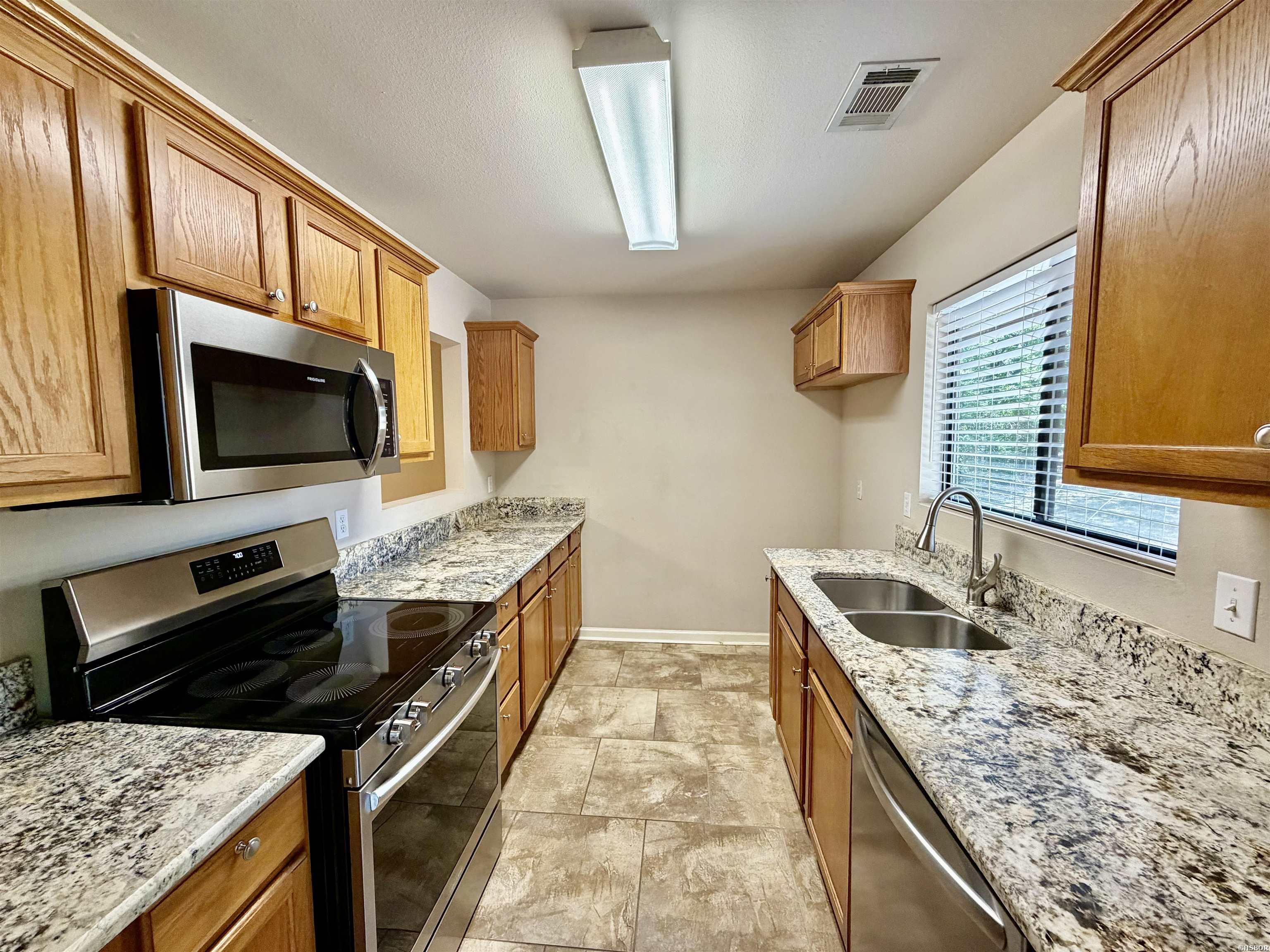 1100 Woodlawn Avenue Property Photo 13