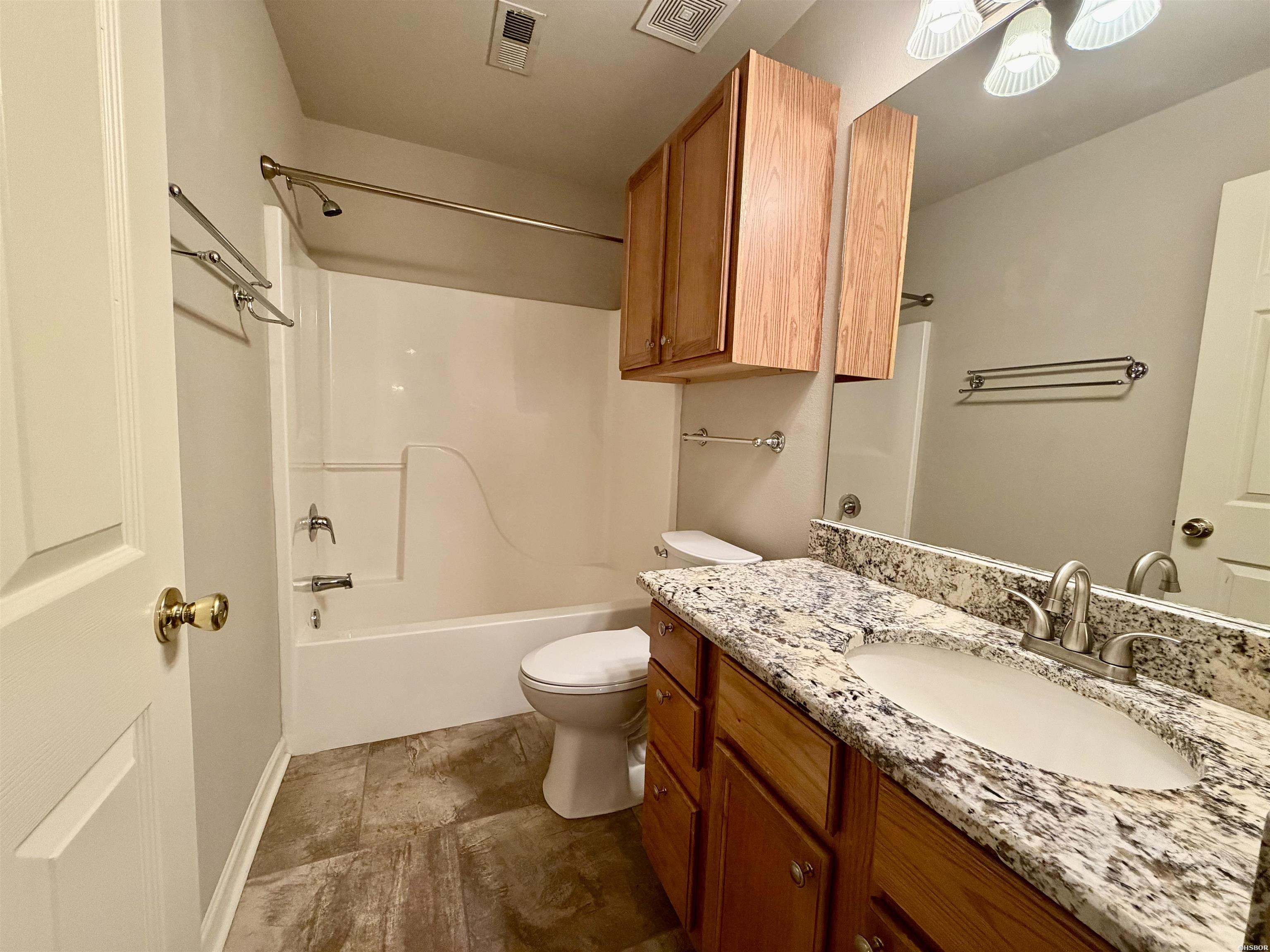 1100 Woodlawn Avenue Property Photo 18