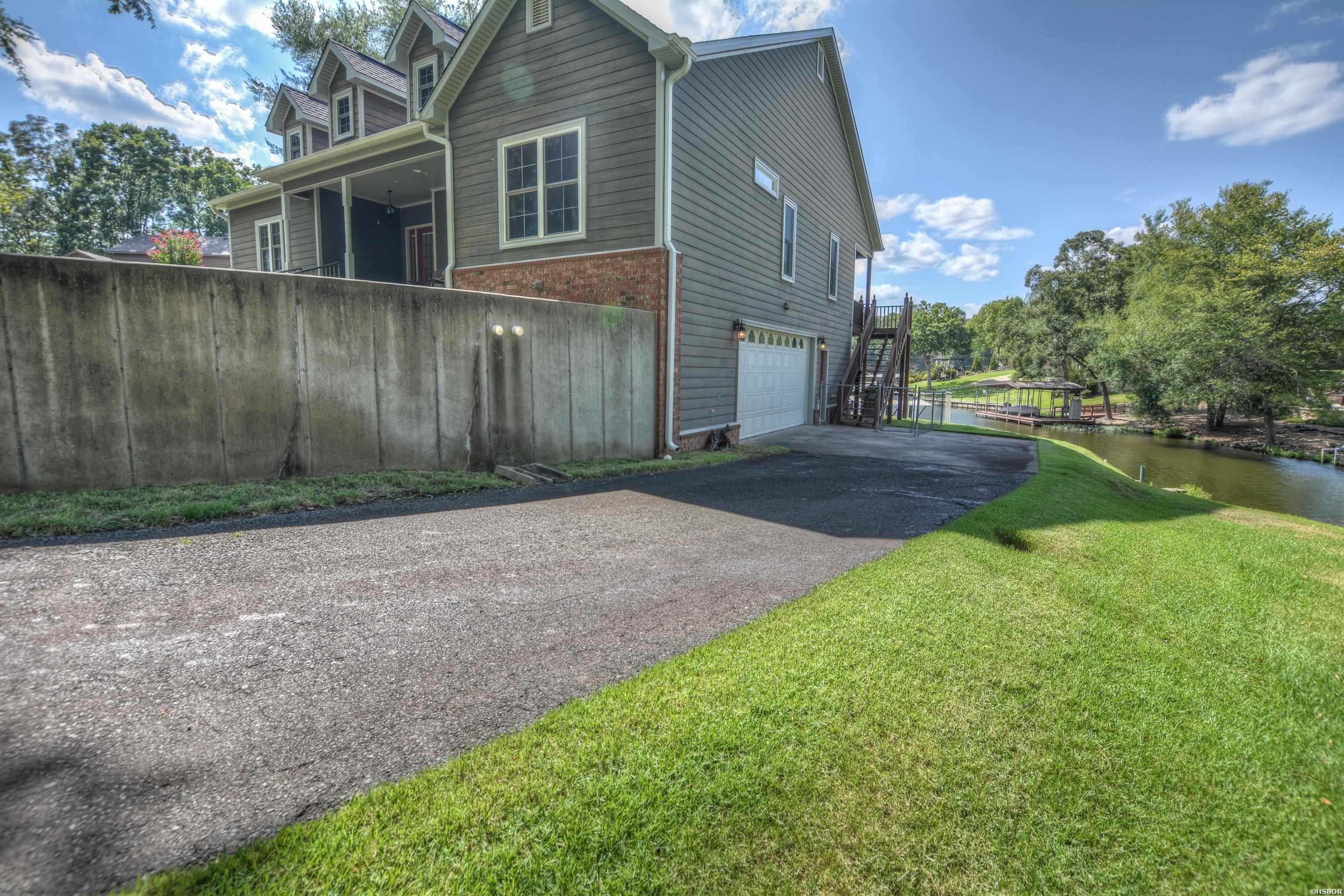 150 Heatherwood Drive Property Photo 5