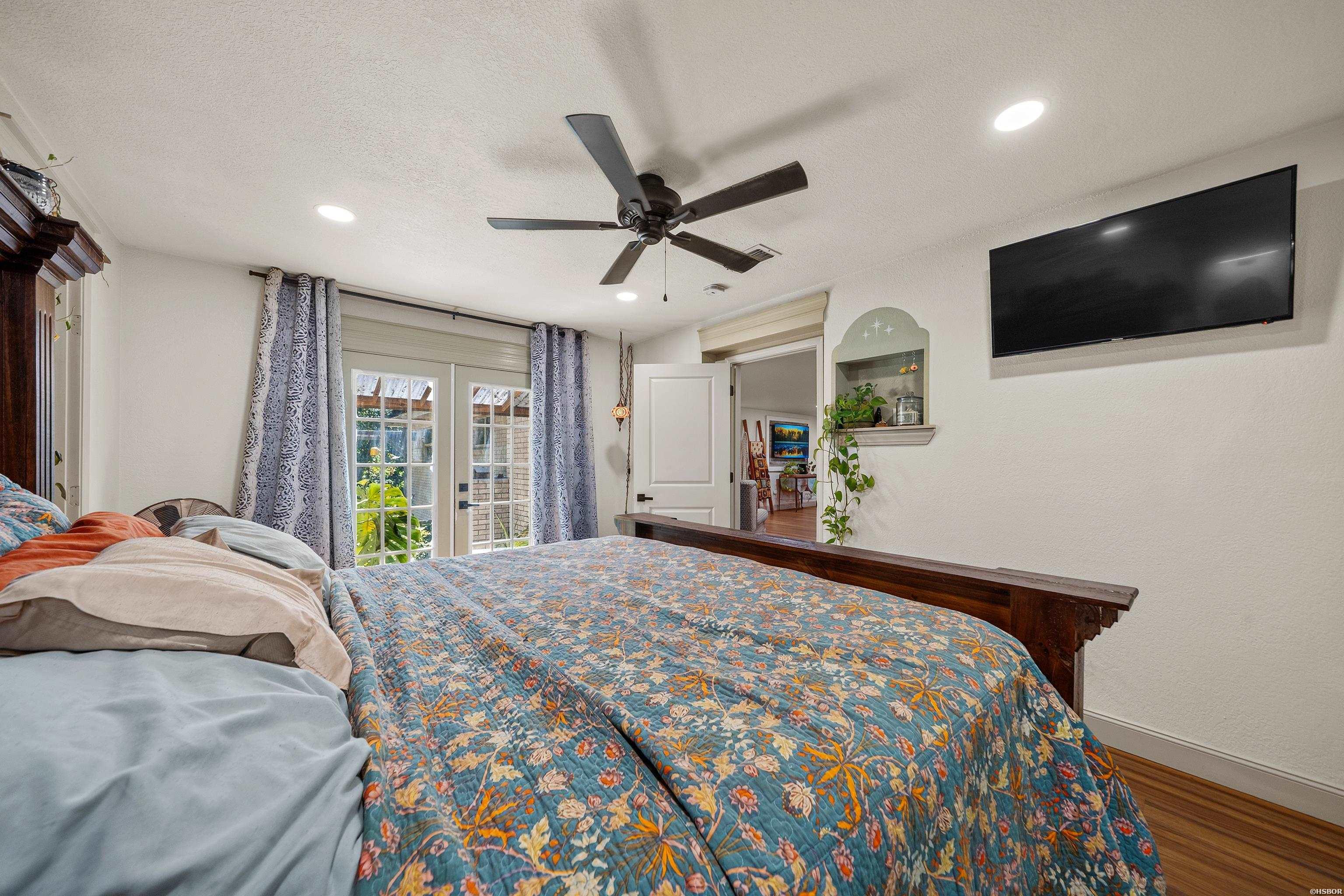 230 Cove Circle Property Photo 15